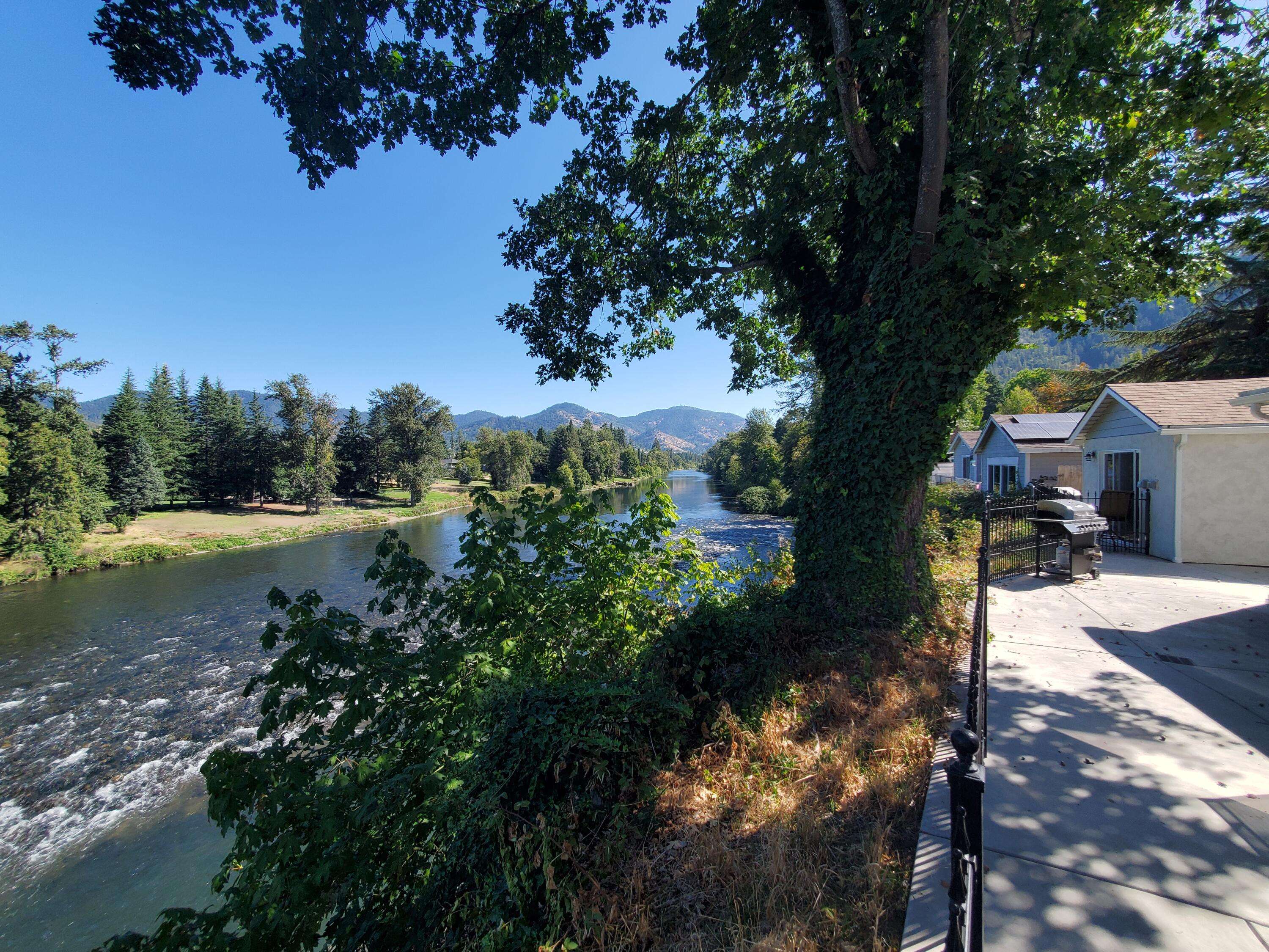Grants Pass, OR 97527,1860 Rogue River HWY