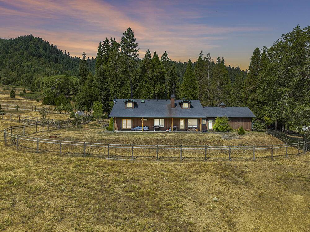 Wolf Creek, OR 97497,316 Beecher RD