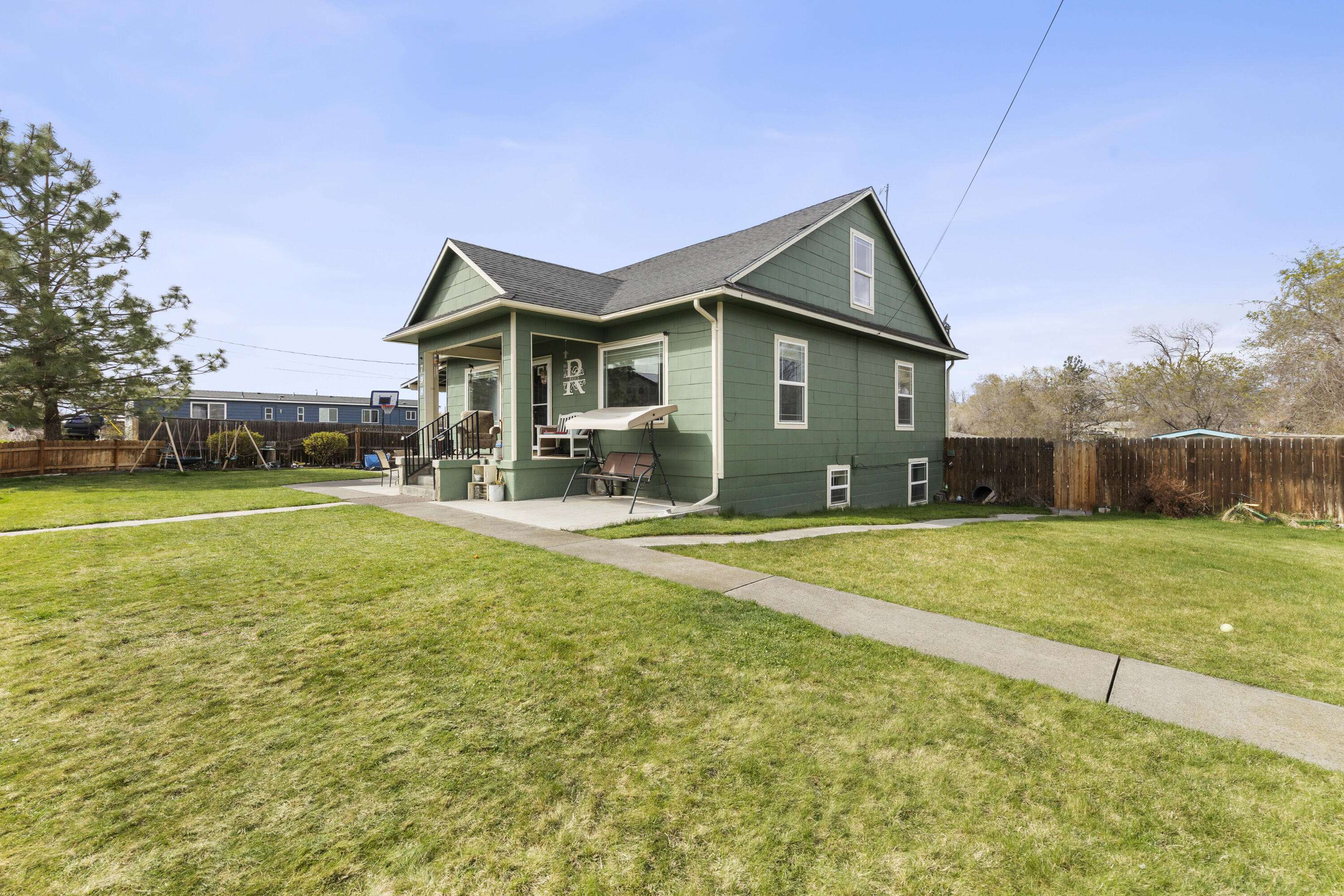 Madras, OR 97741,798 3rd ST