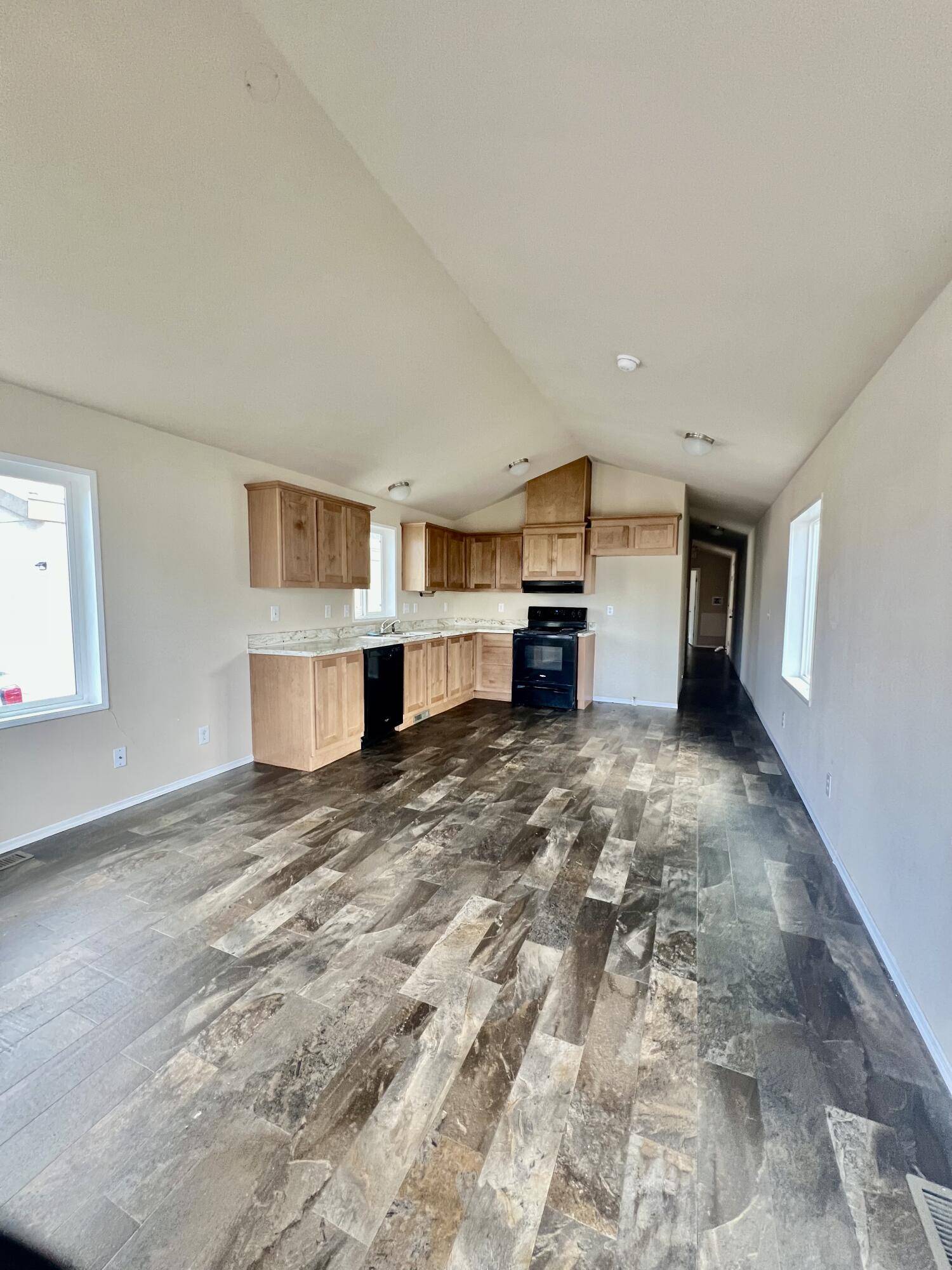 Klamath Falls, OR 97601,4000 Round Lake RD #SPC 89