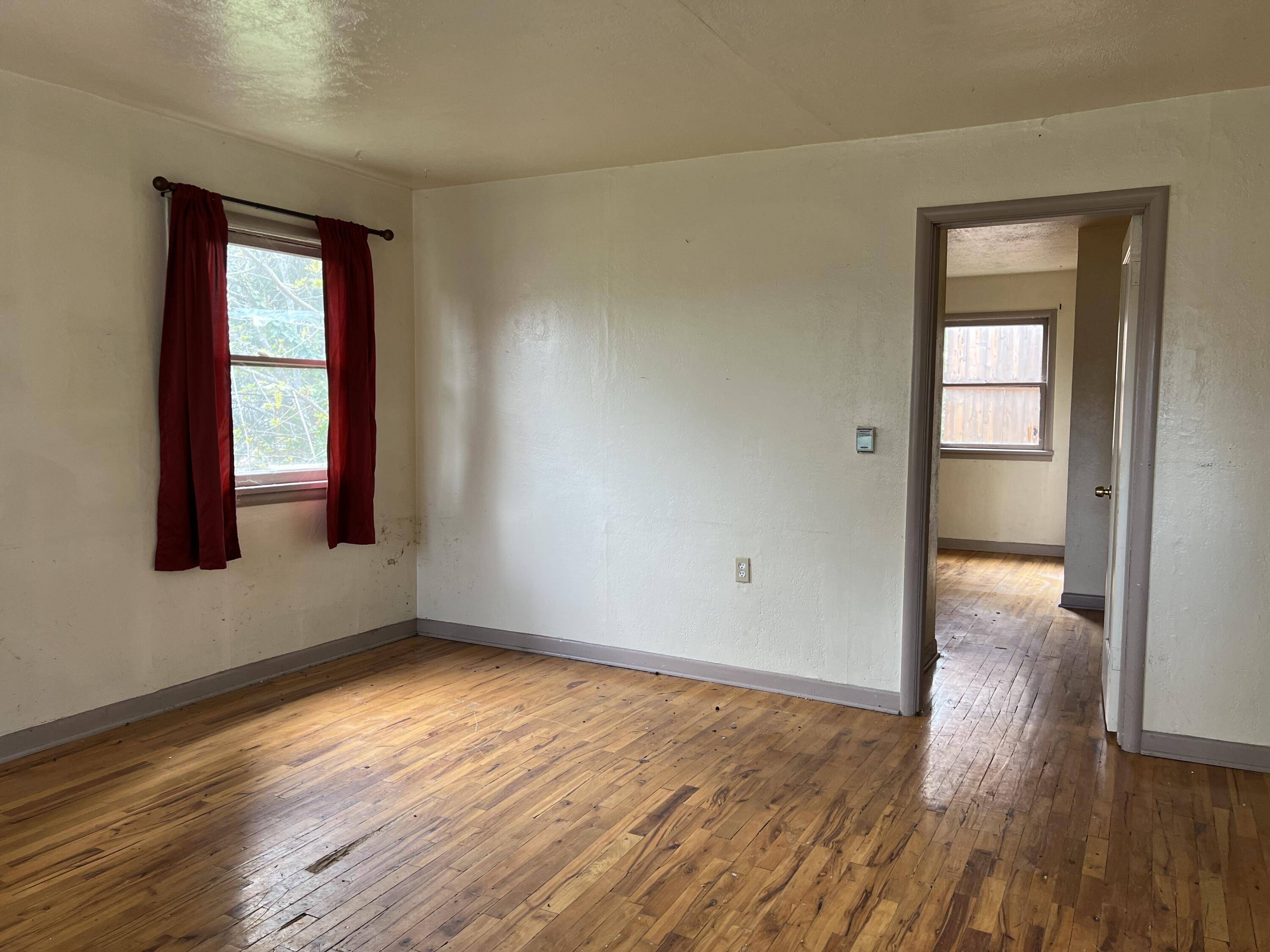Grants Pass, OR 97526,754 6th ST