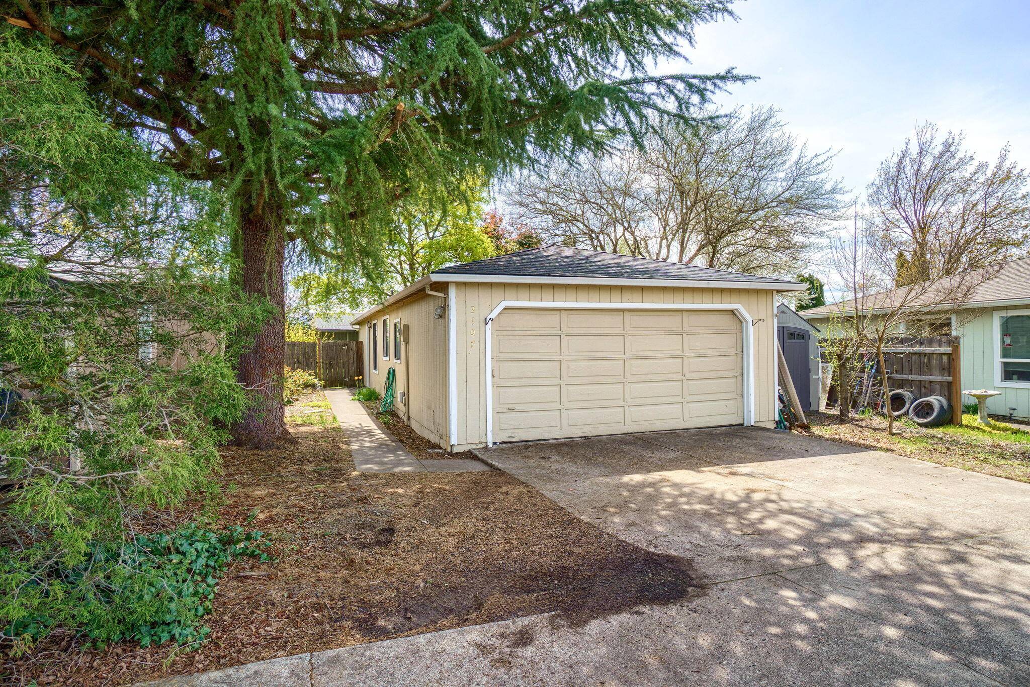 Medford, OR 97504,3107 Cody ST