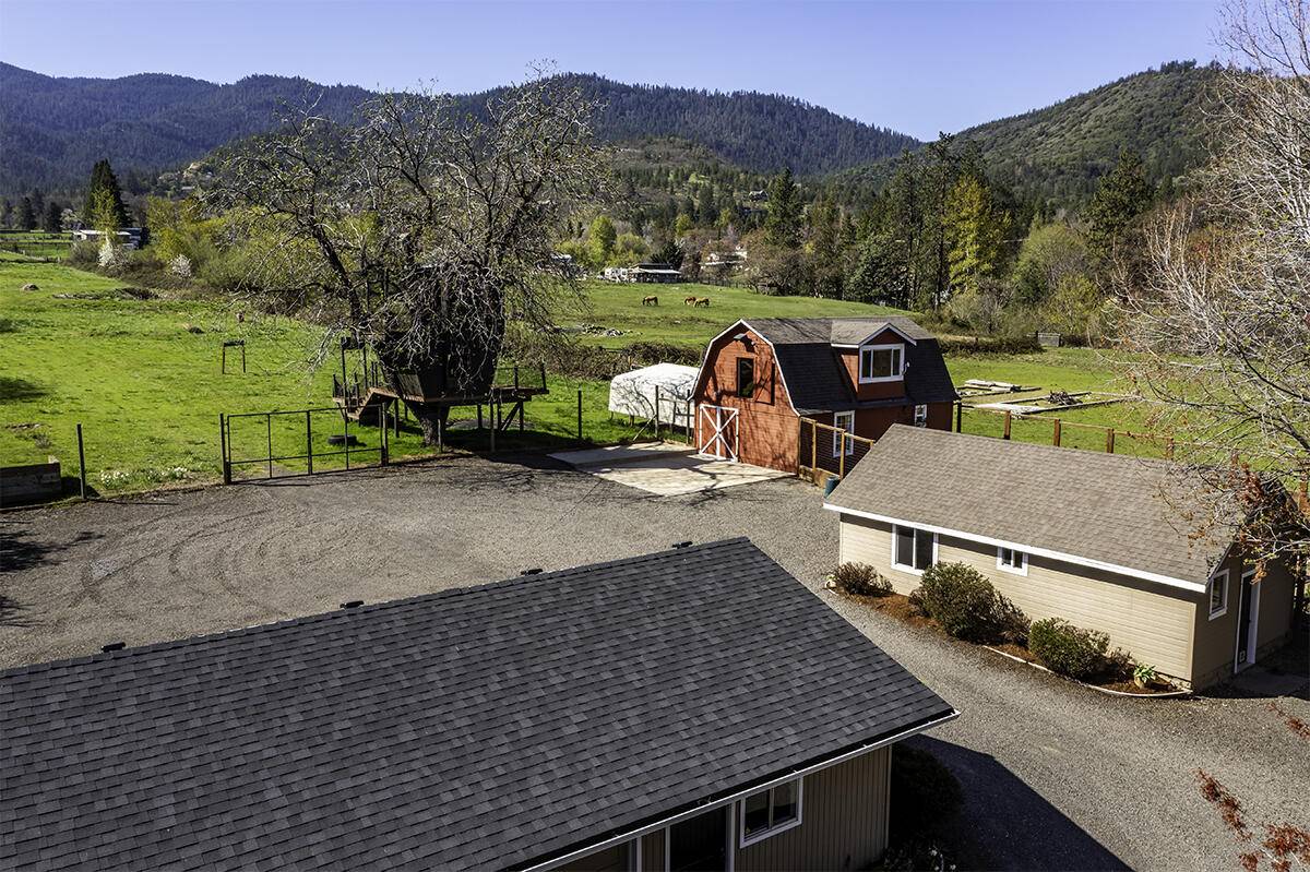 Ashland, OR 97520,2570 Siskiyou BLVD
