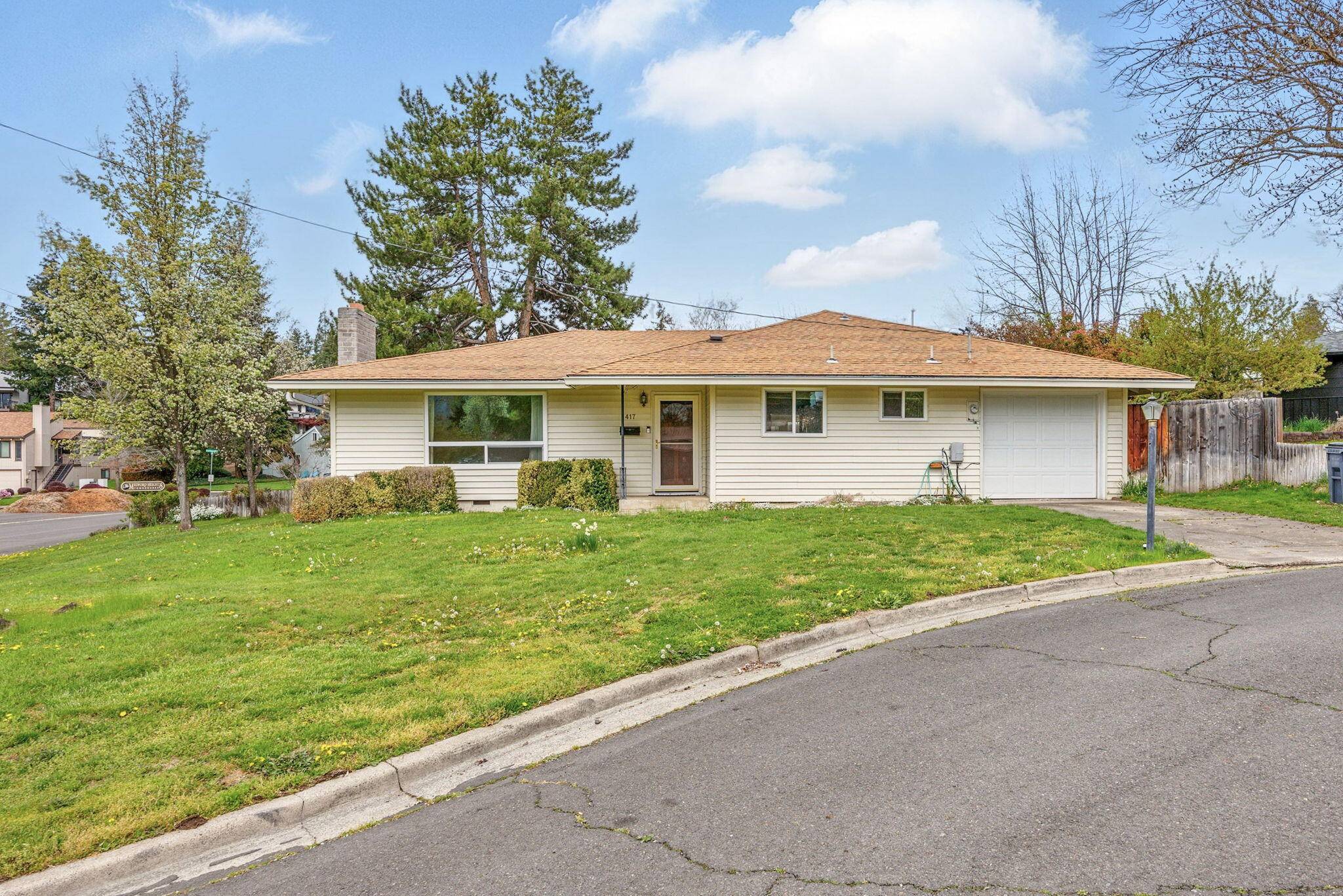 Medford, OR 97504,417 Eastwood DR
