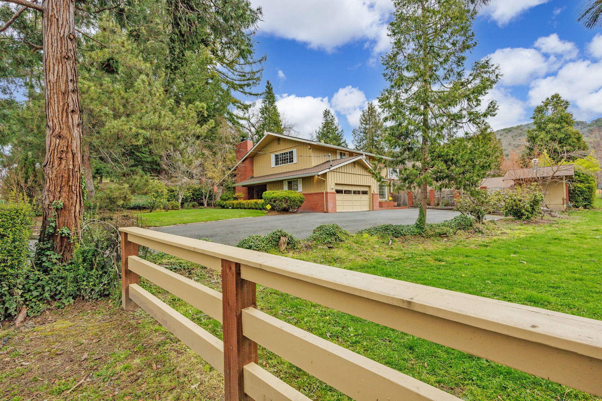 Grants Pass, OR 97526,1345 9th ST