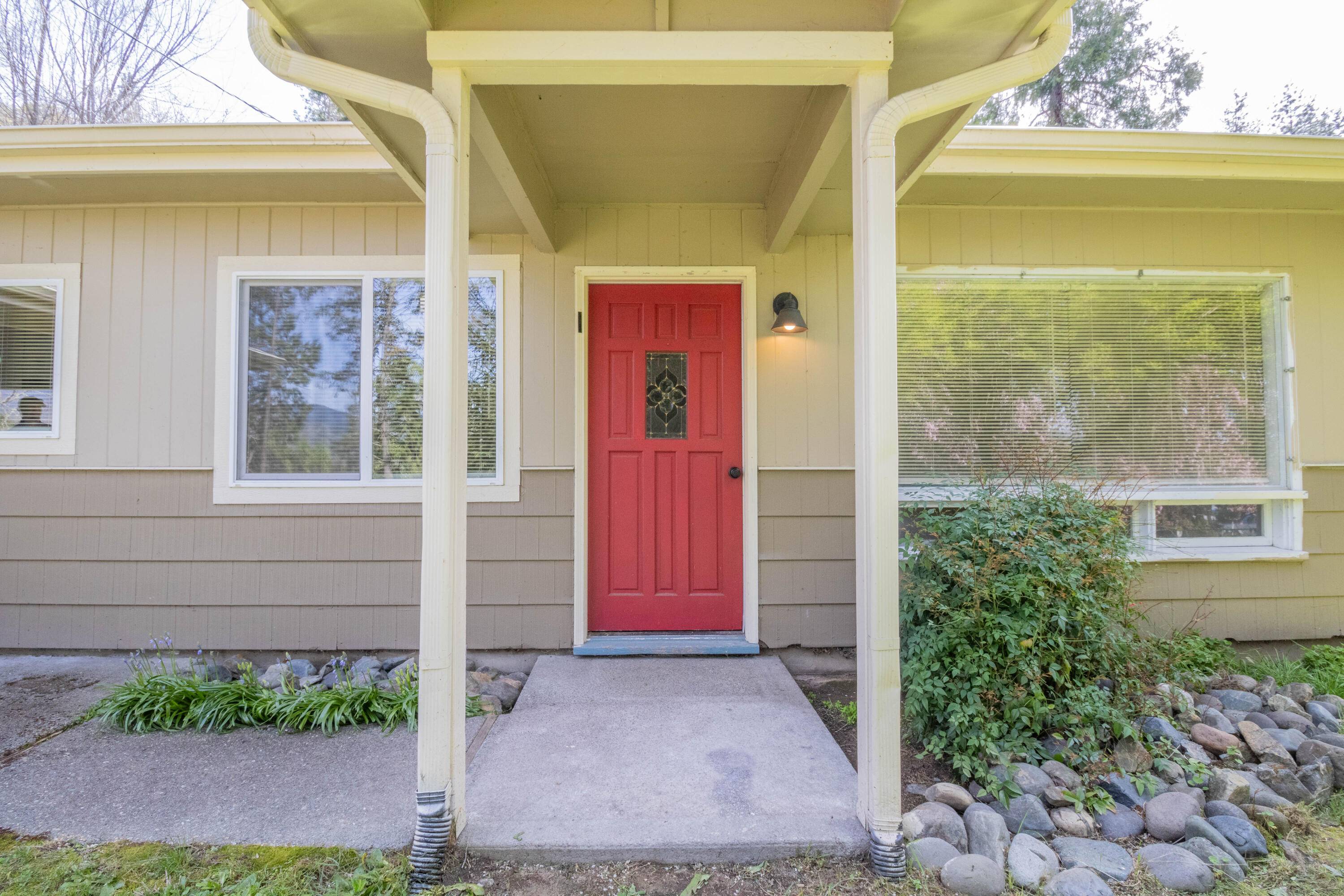 Grants Pass, OR 97527,271 Fruitdale DR #D