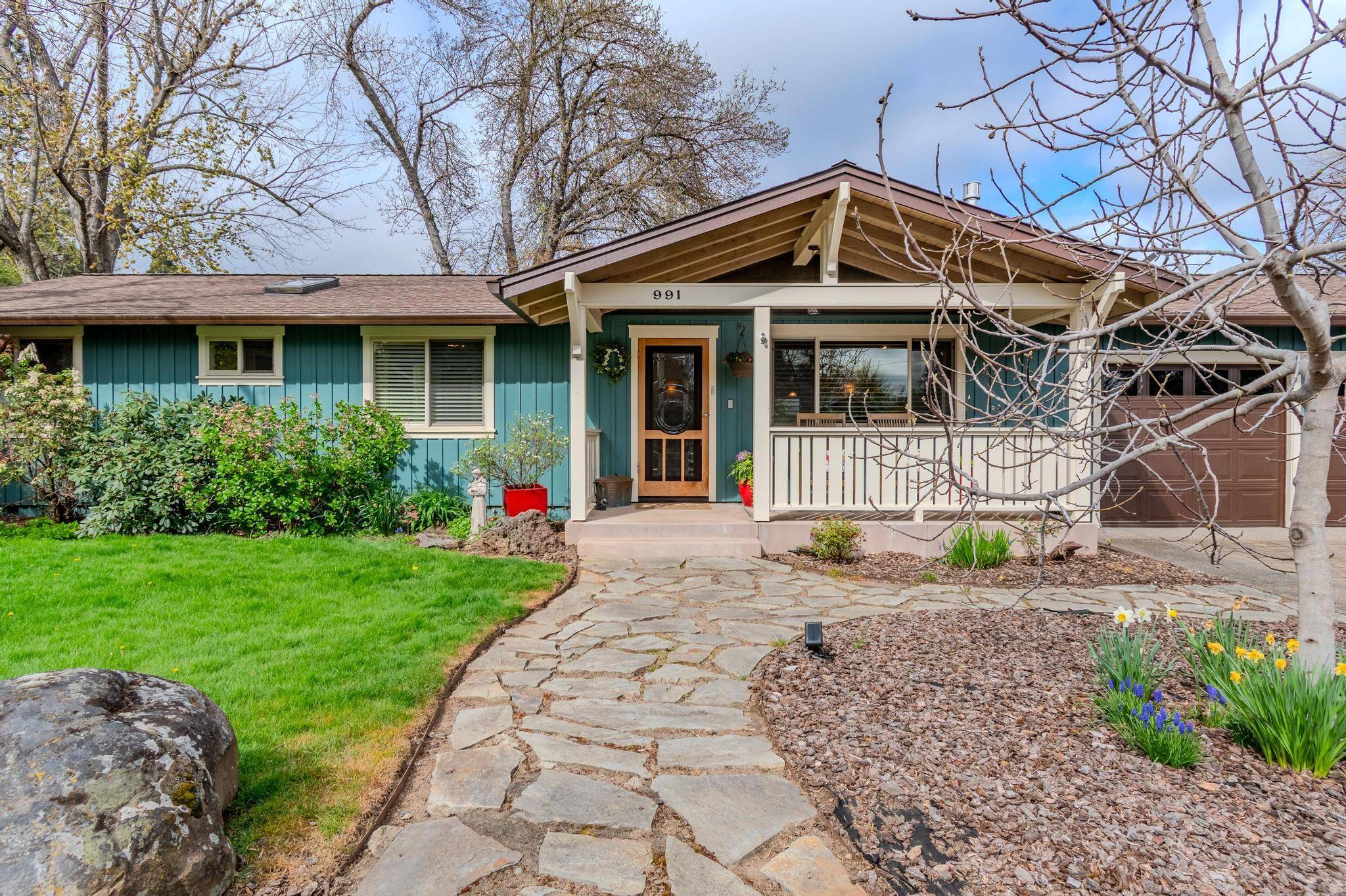 Ashland, OR 97520,991 Terra AVE
