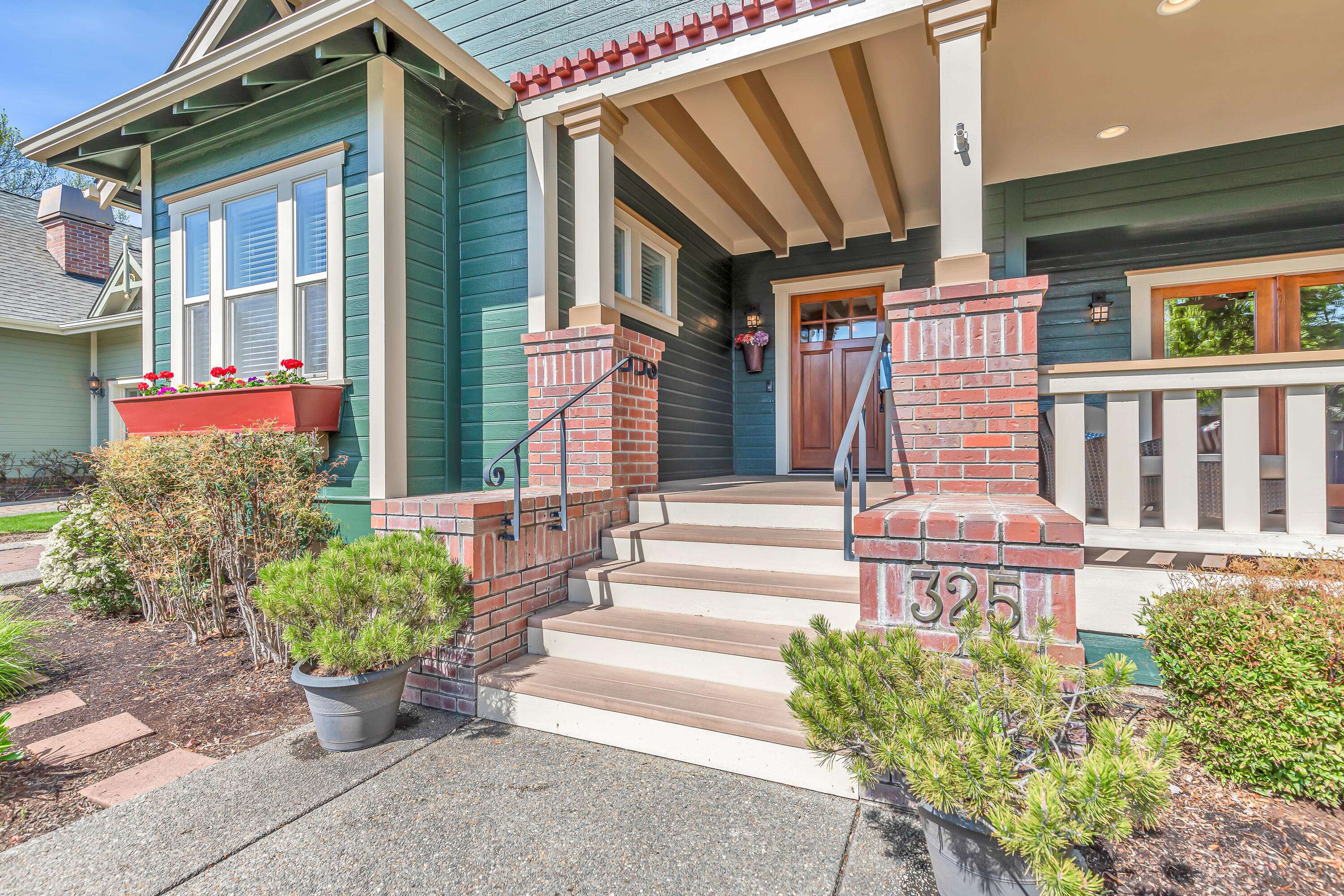 Jacksonville, OR 97530,325 Jackson Creek DR