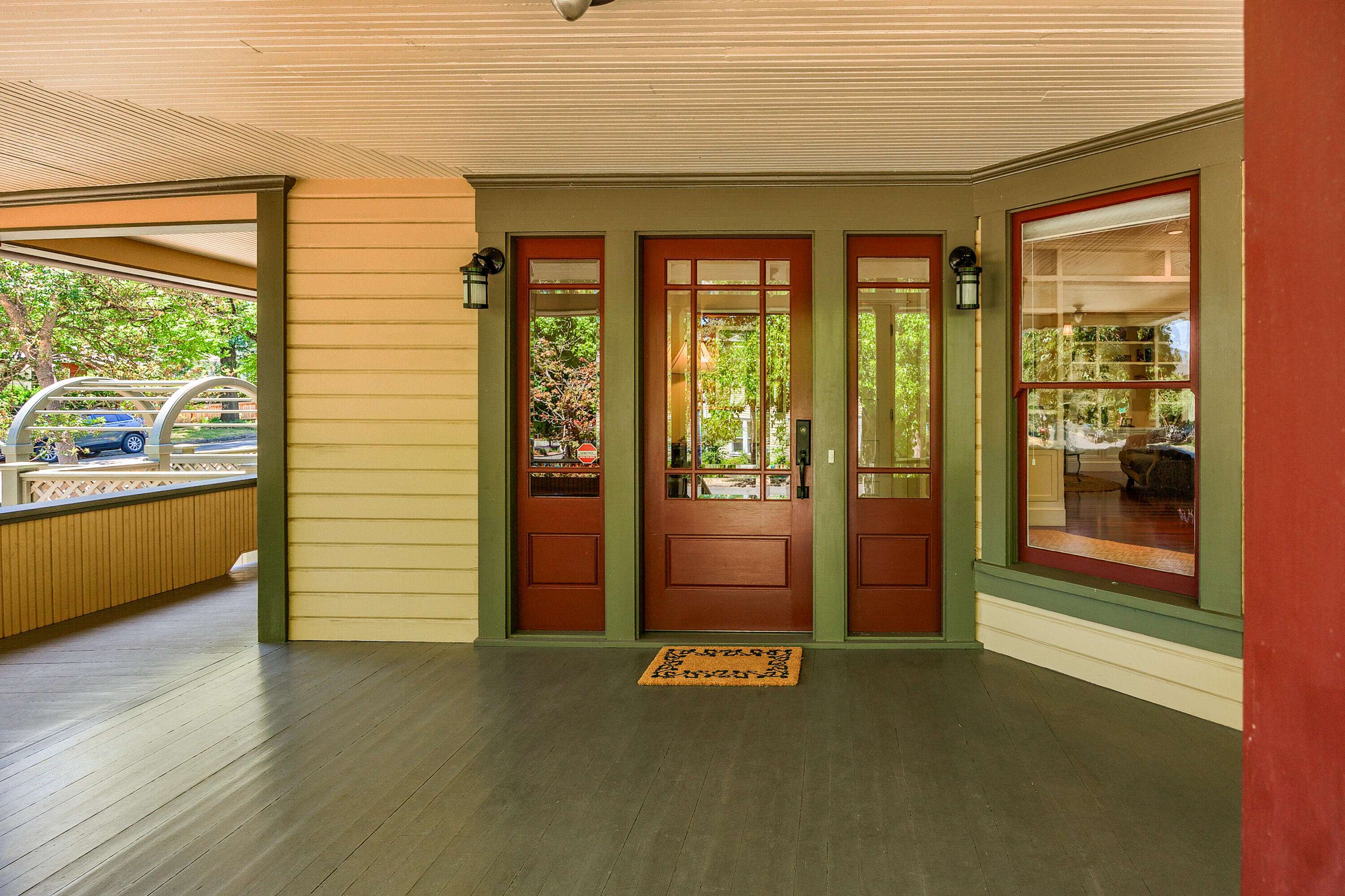 Ashland, OR 97520,586 B ST