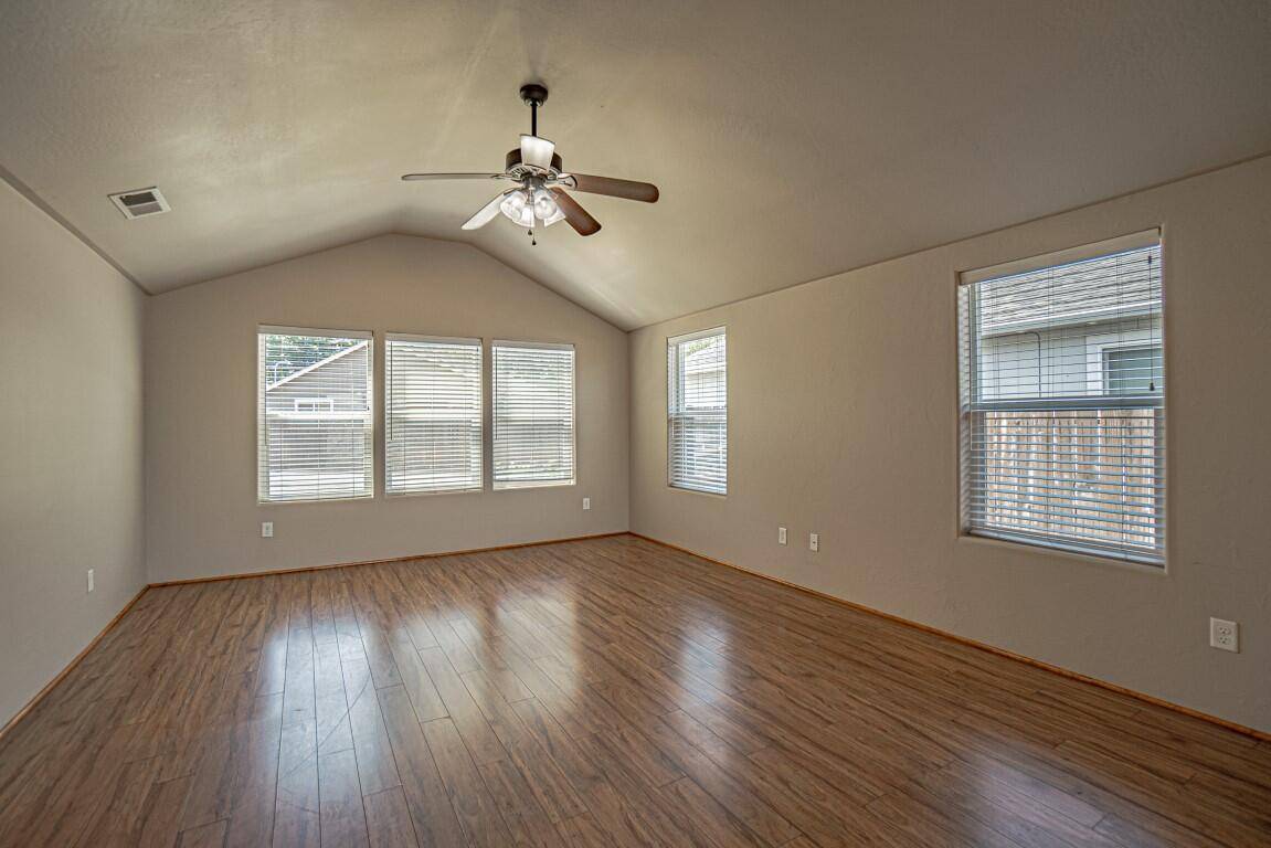 Medford, OR 97501,209 Reanna WAY