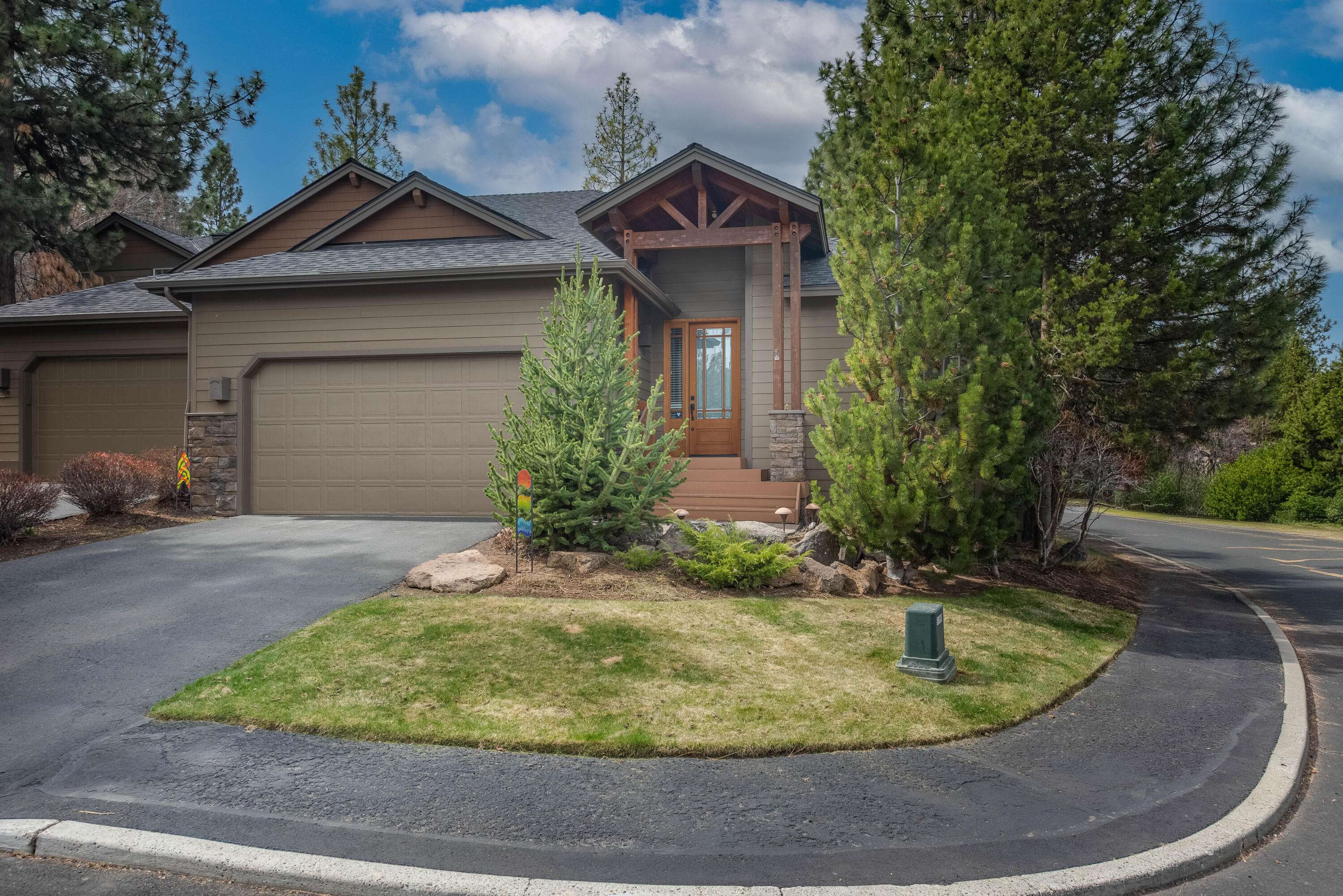Bend, OR 97703,2543 Locke CT