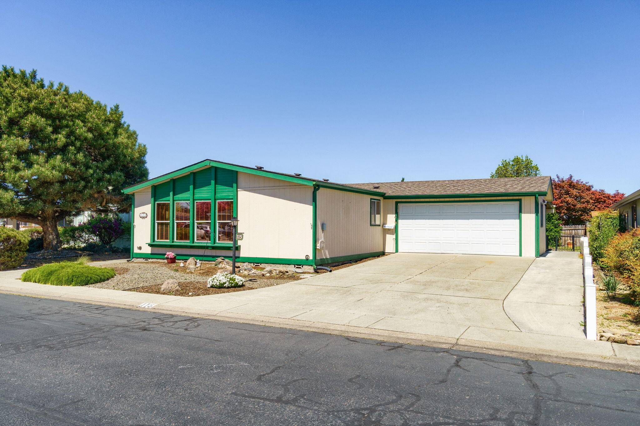 Central Point, OR 97502,555 Freeman RD #UNIT 115