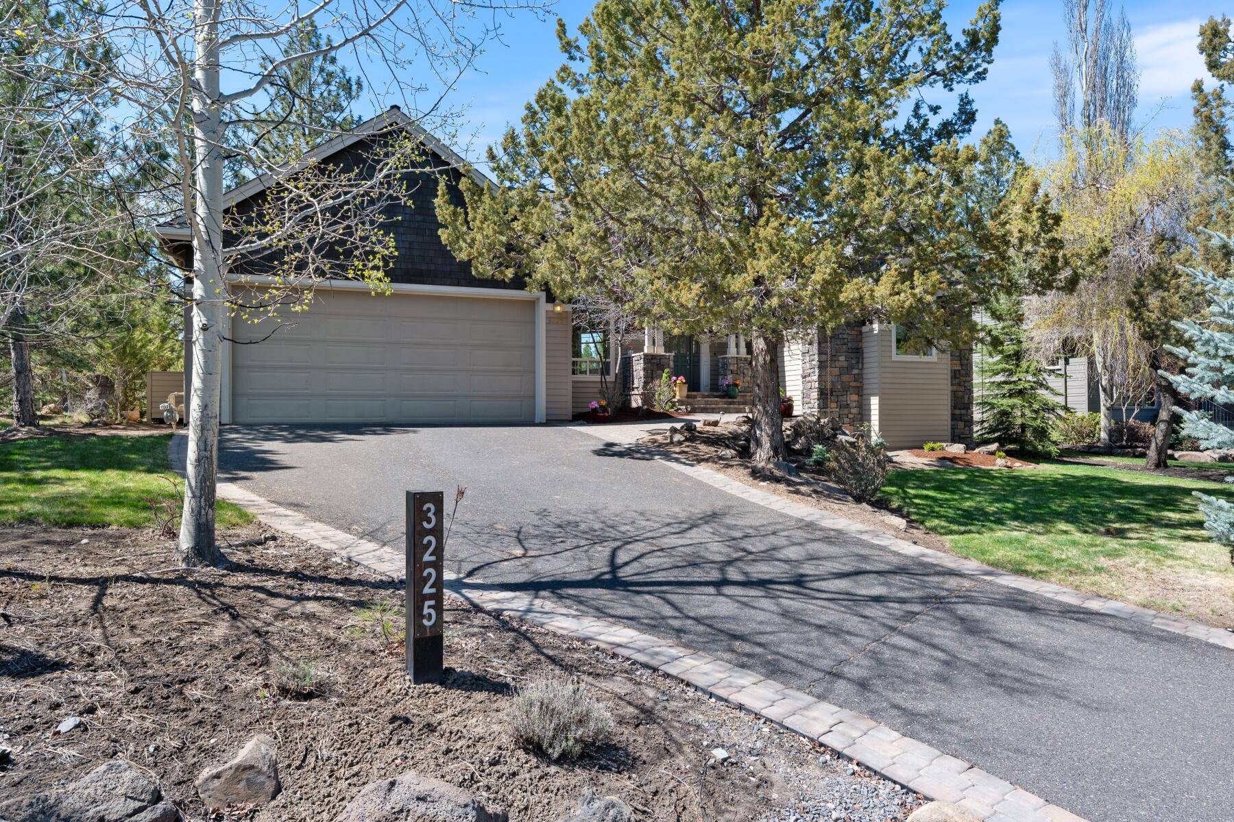 Bend, OR 97703,3225 Melville DR