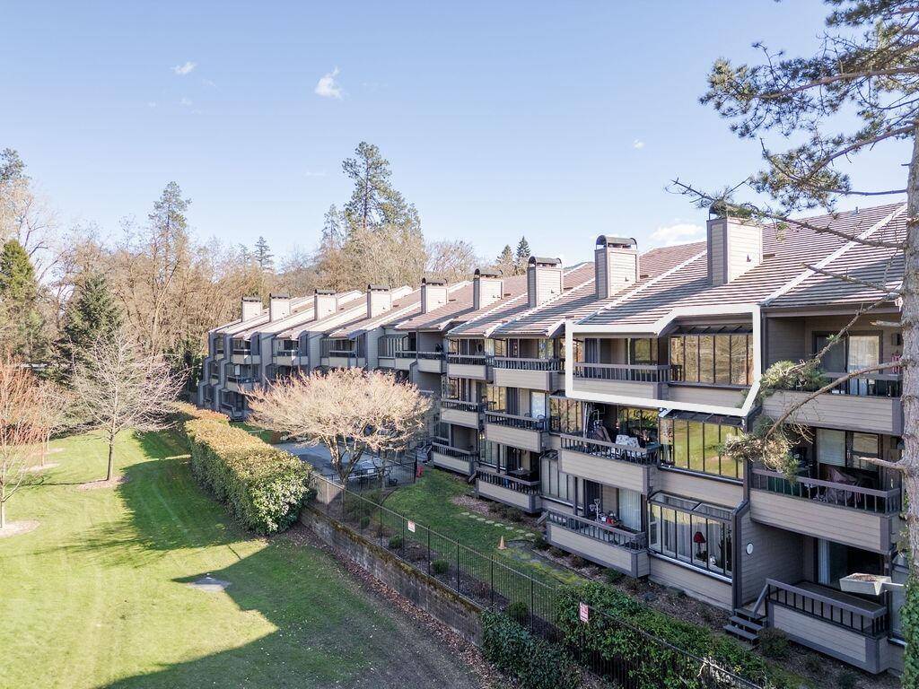 Grants Pass, OR 97527,115 Rogue River HWY #302