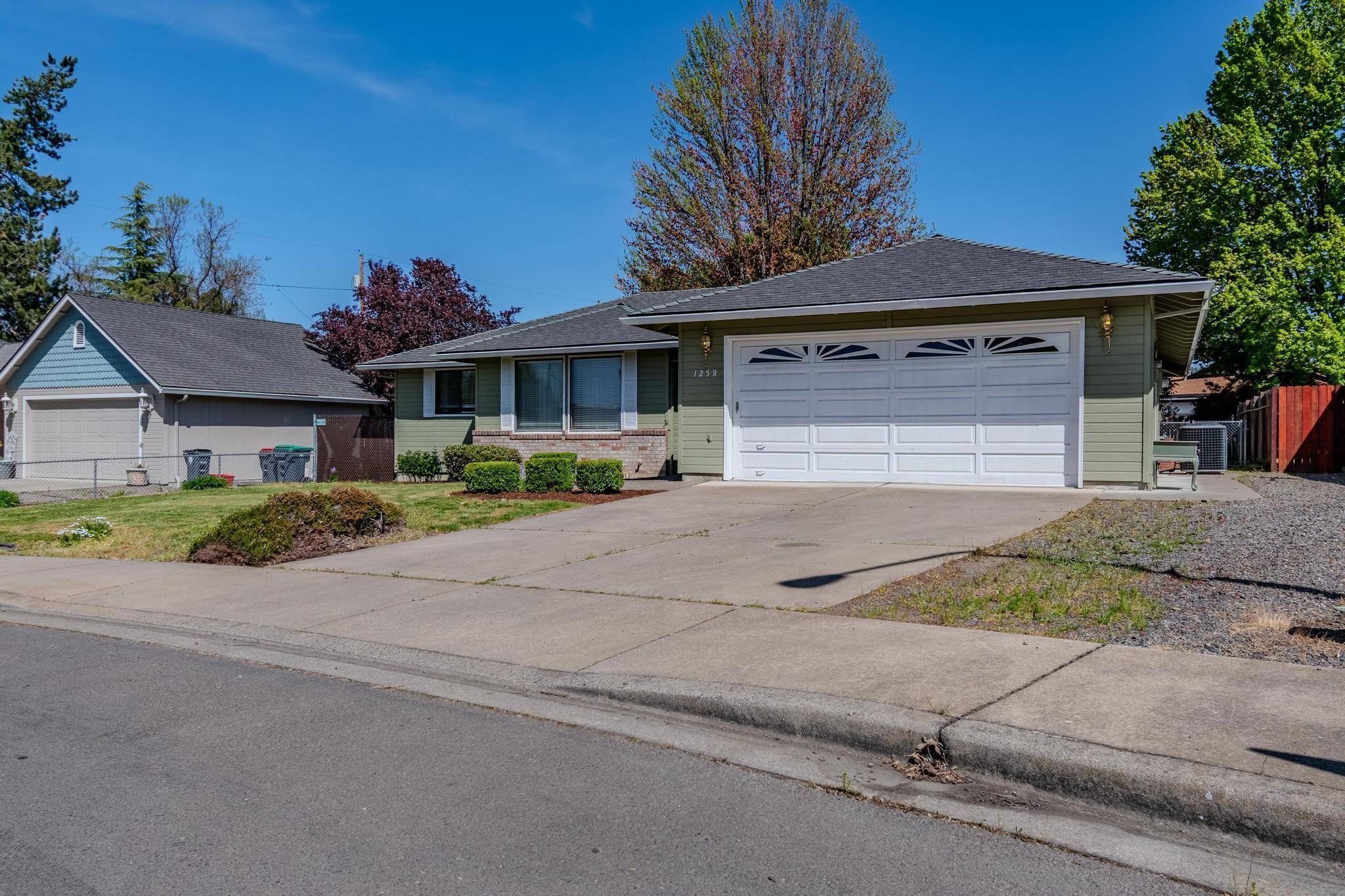 Medford, OR 97504,1258 Paulita DR