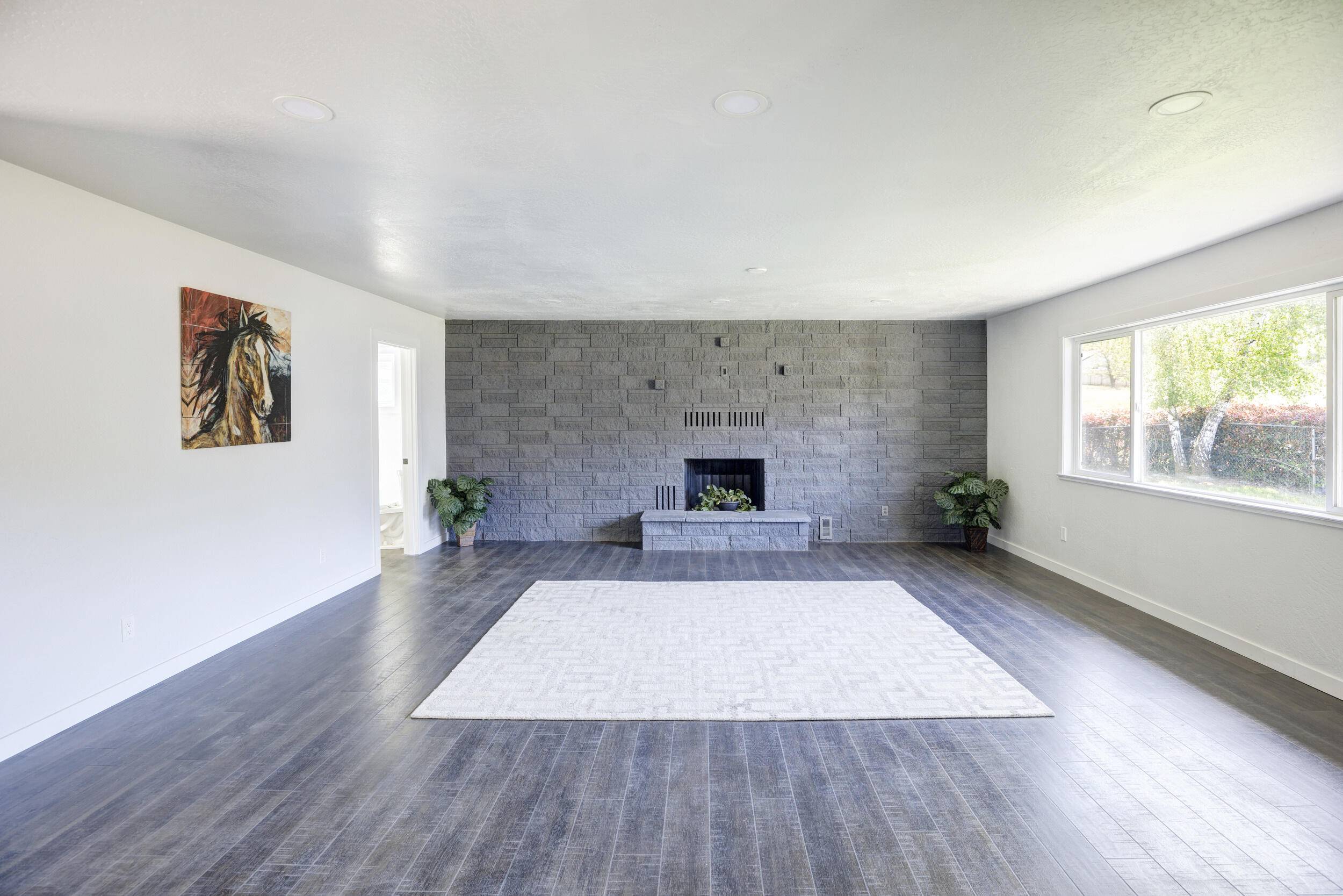 Grants Pass, OR 97527,208 Macnew LN