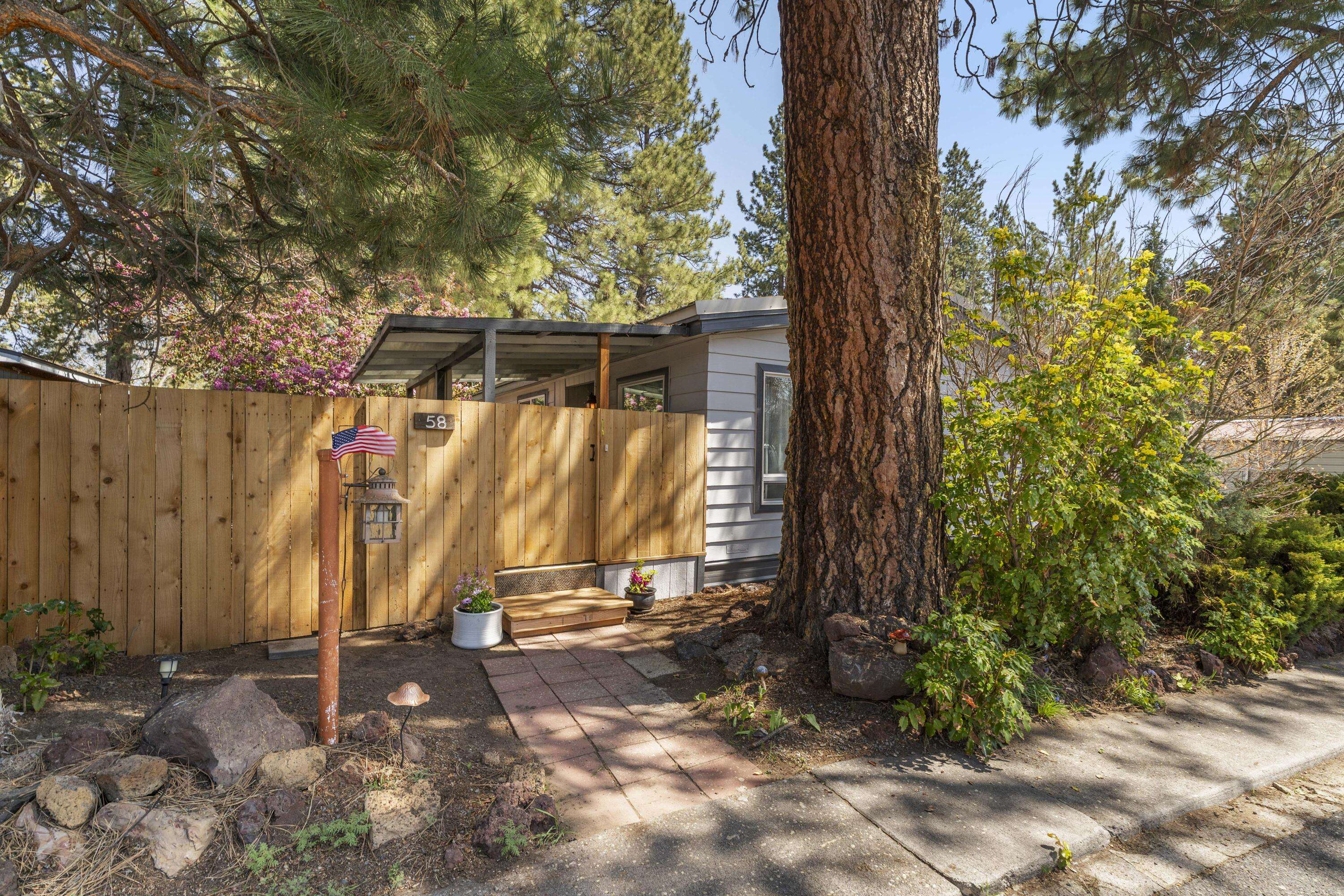 Bend, OR 97702,61040 Queens DR ##58