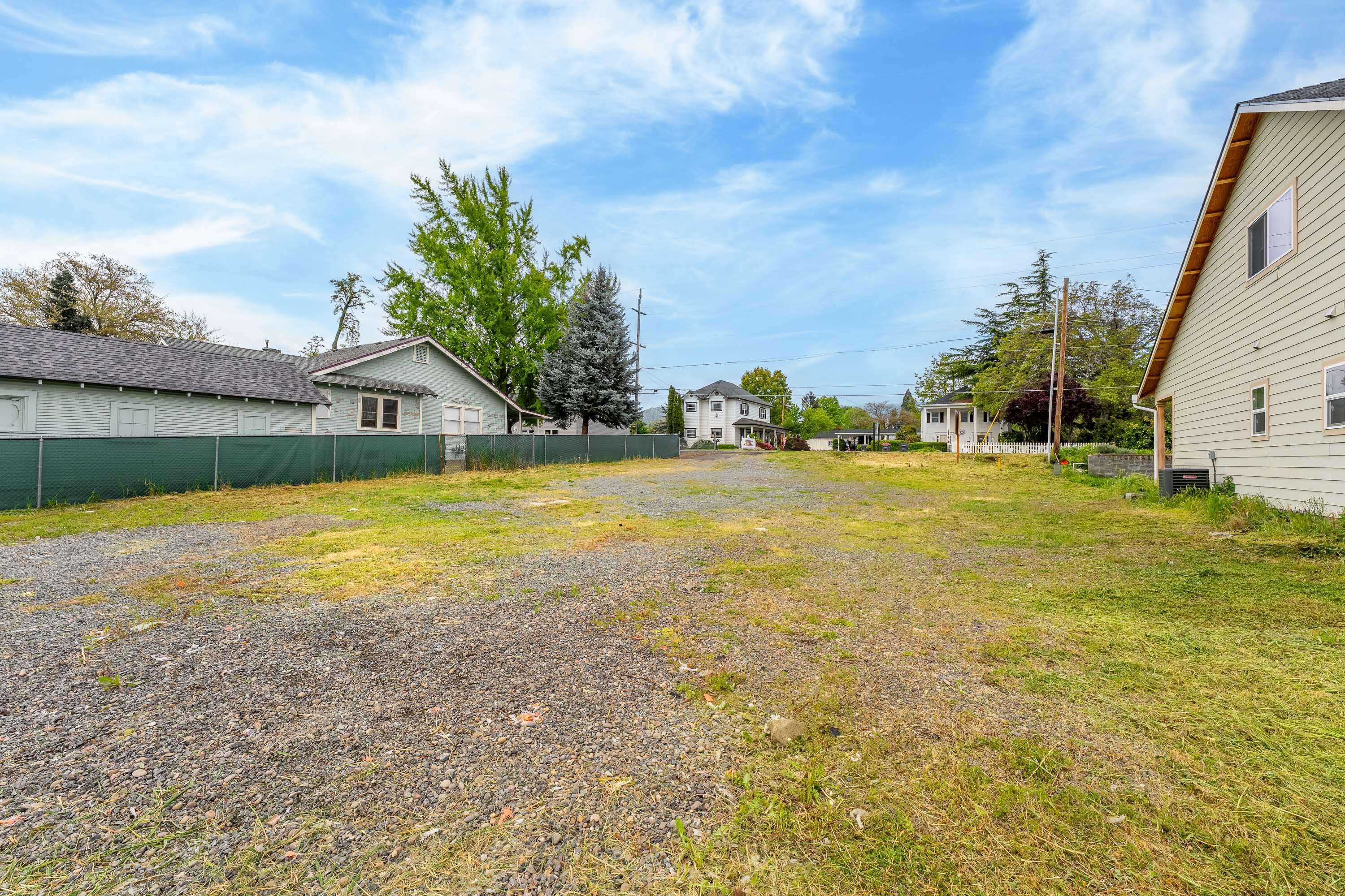 Phoenix, OR 97535,139 Main ST
