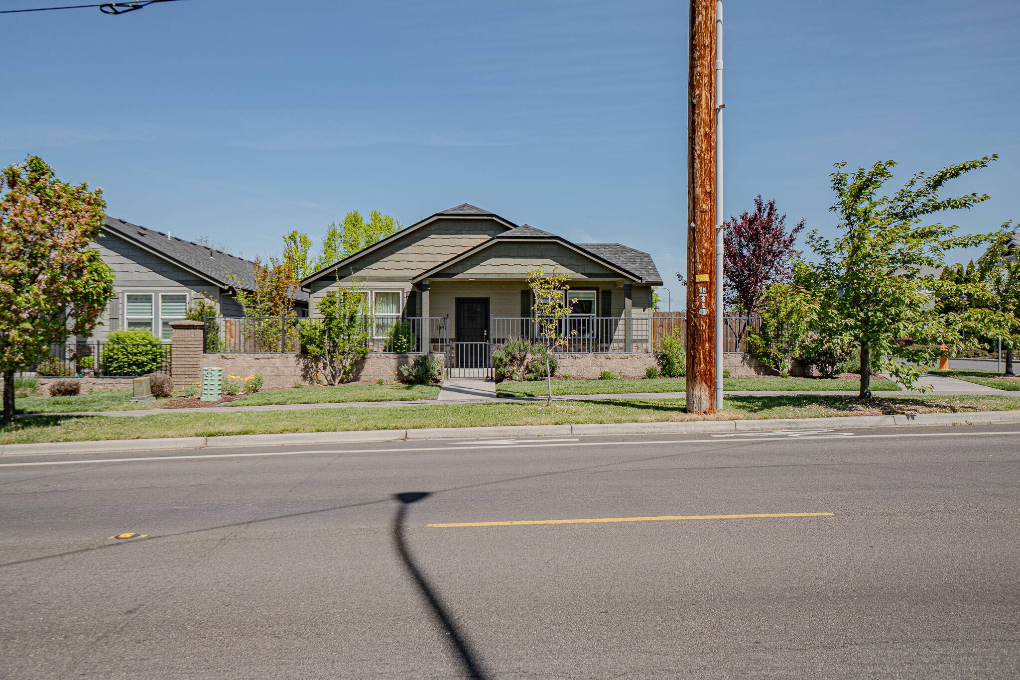 Medford, OR 97504,1491 Spring ST