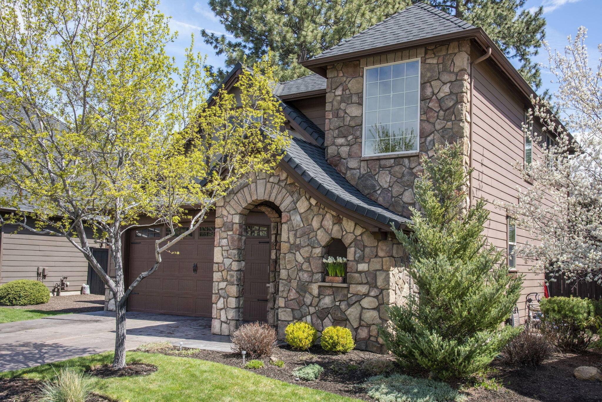 Bend, OR 97702,60349 Sage Stone LOOP