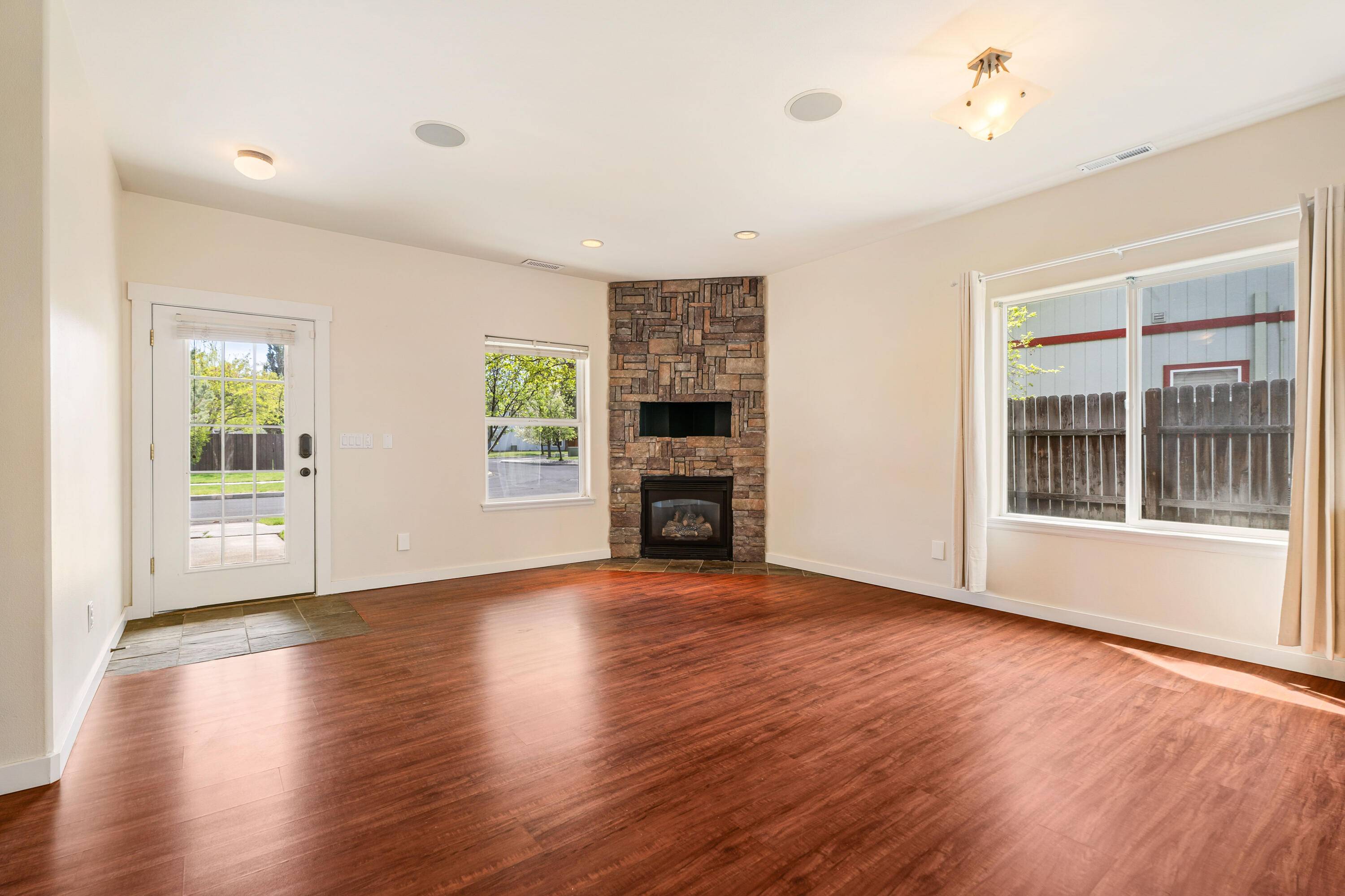 Bend, OR 97702,61161 Larkspur LOOP