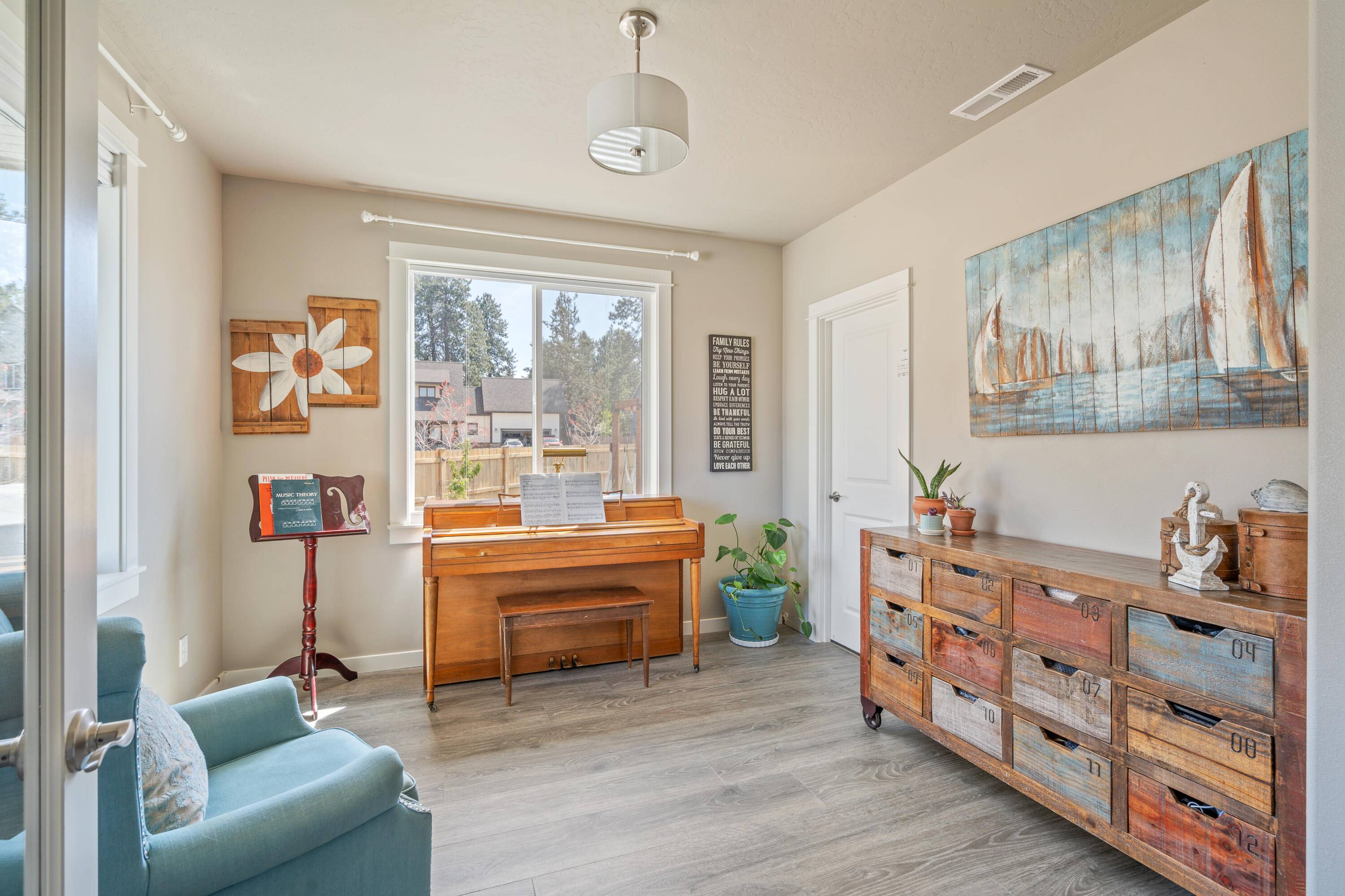 Bend, OR 97702,20452 Senden LN