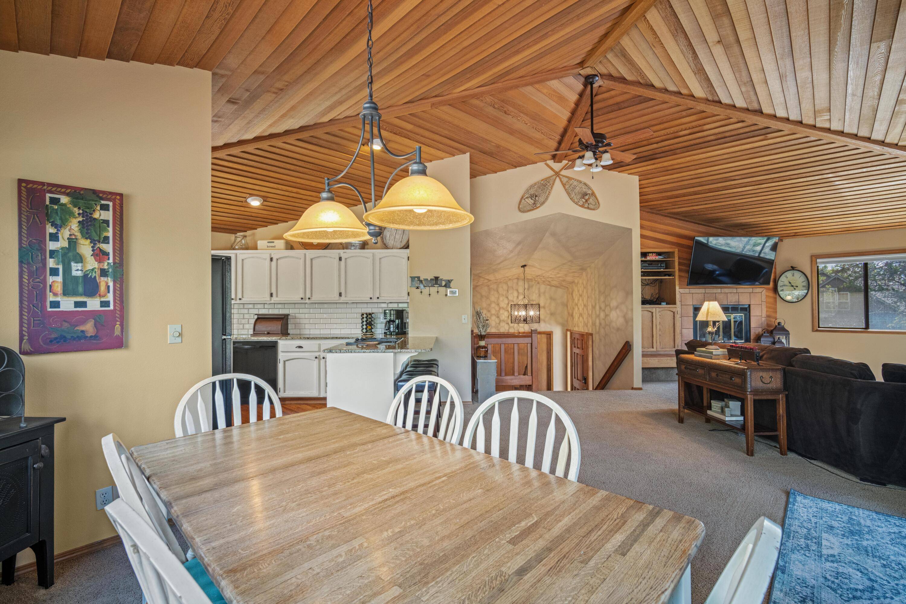 Sunriver, OR 97707,57815 Shag Bark LN
