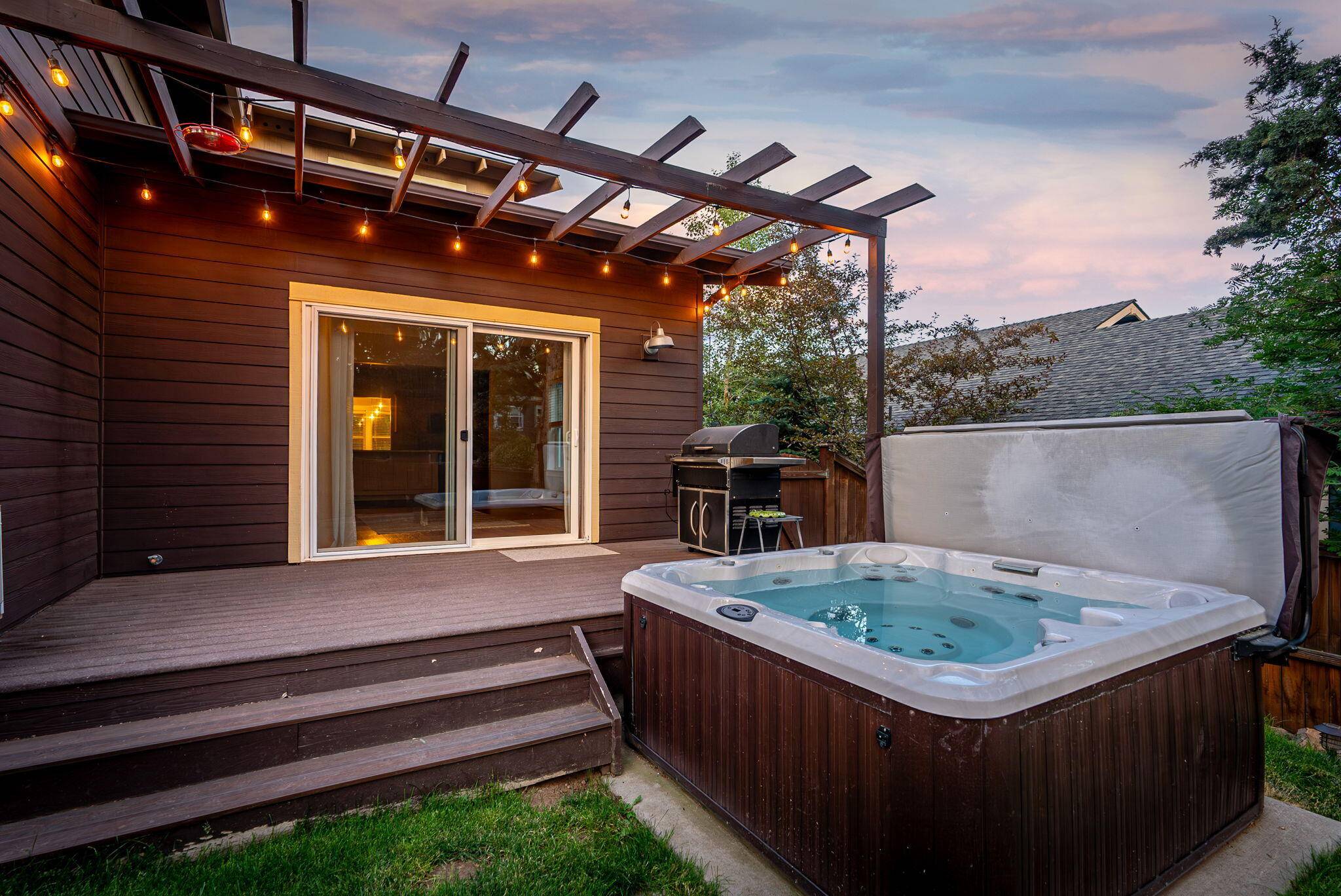 Bend, OR 97703,2443 Awbrey RD