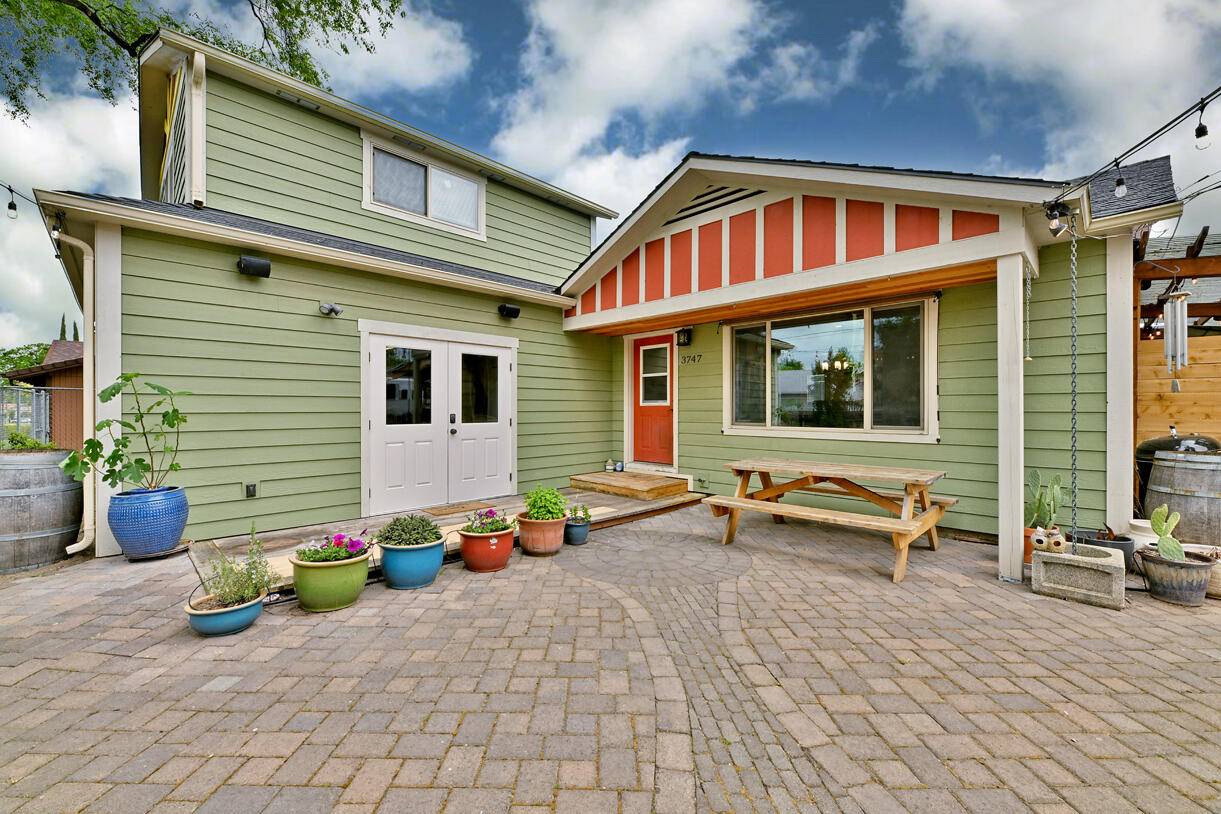 Phoenix, OR 97535,3747 Hilsinger RD