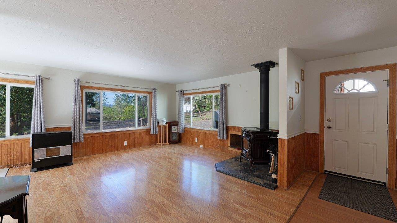 Prospect, OR 97536,115 Manzanita DR