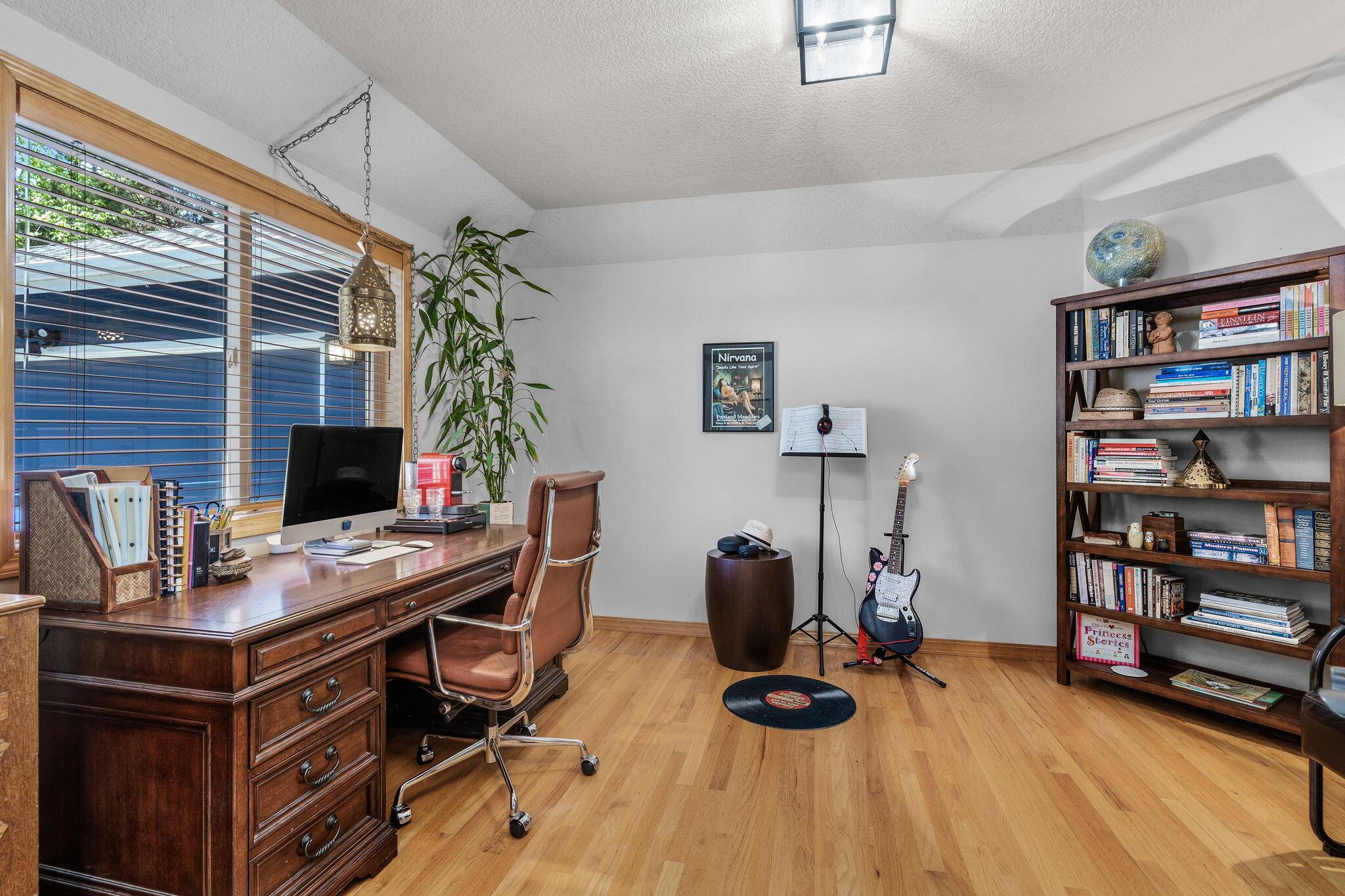 Bend, OR 97703,2342 6TH ST