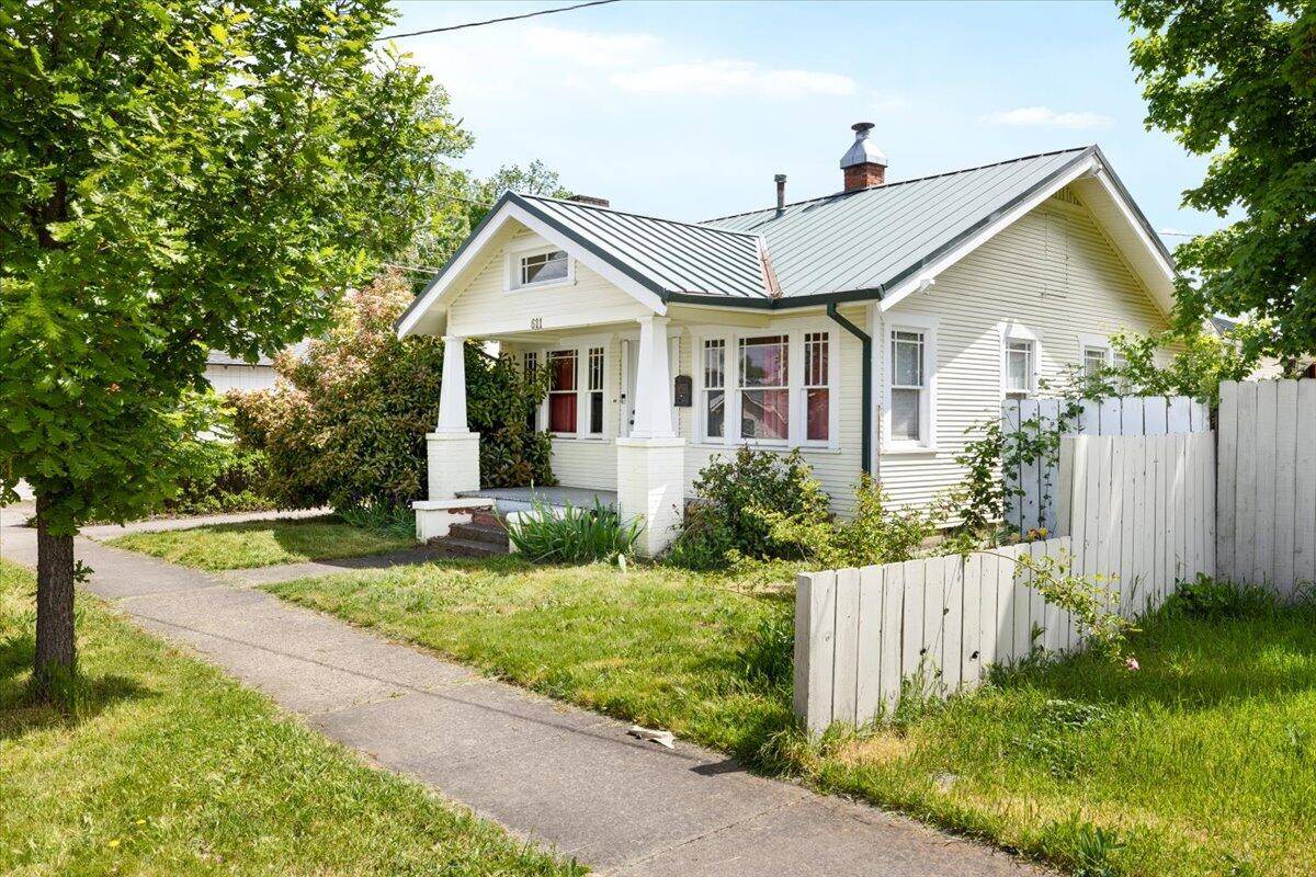 Medford, OR 97501,611 4th ST