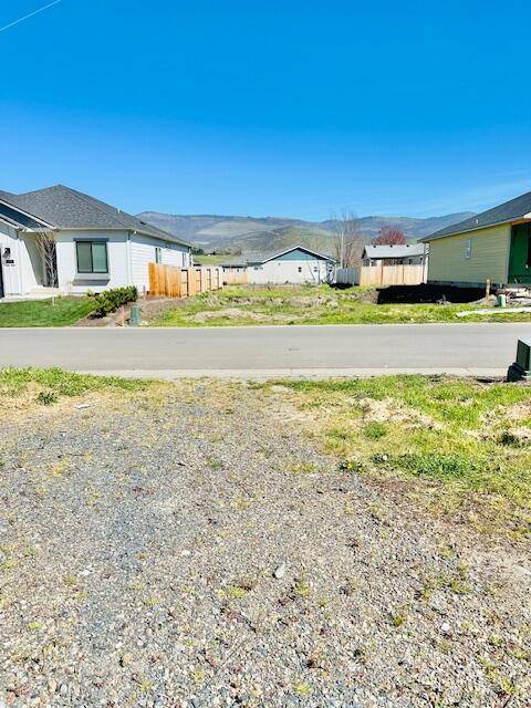 Talent, OR 97540,221 Christopher WAY