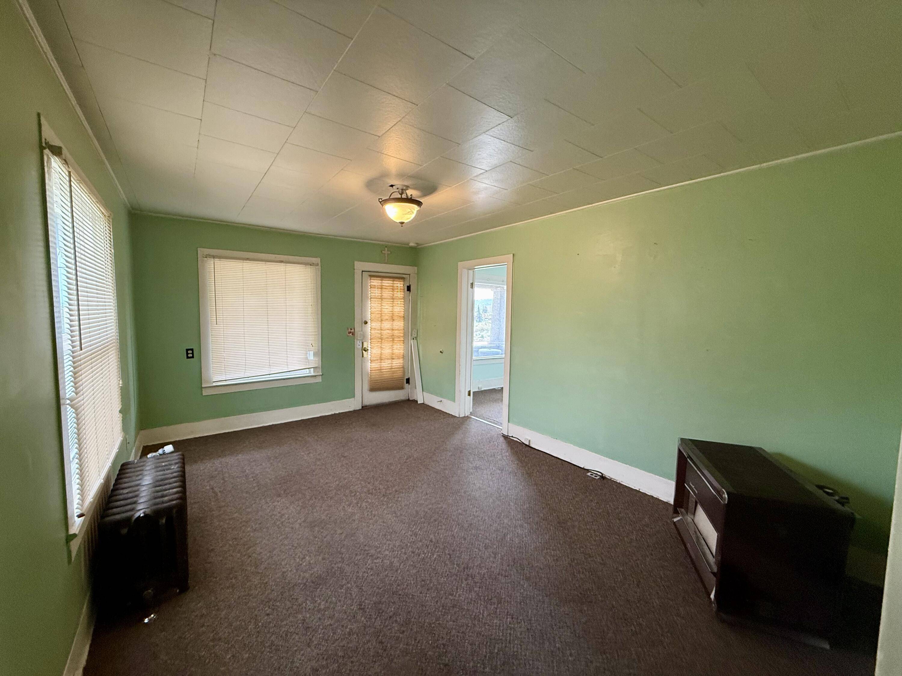 Klamath Falls, OR 97601,2015 Herbert ST