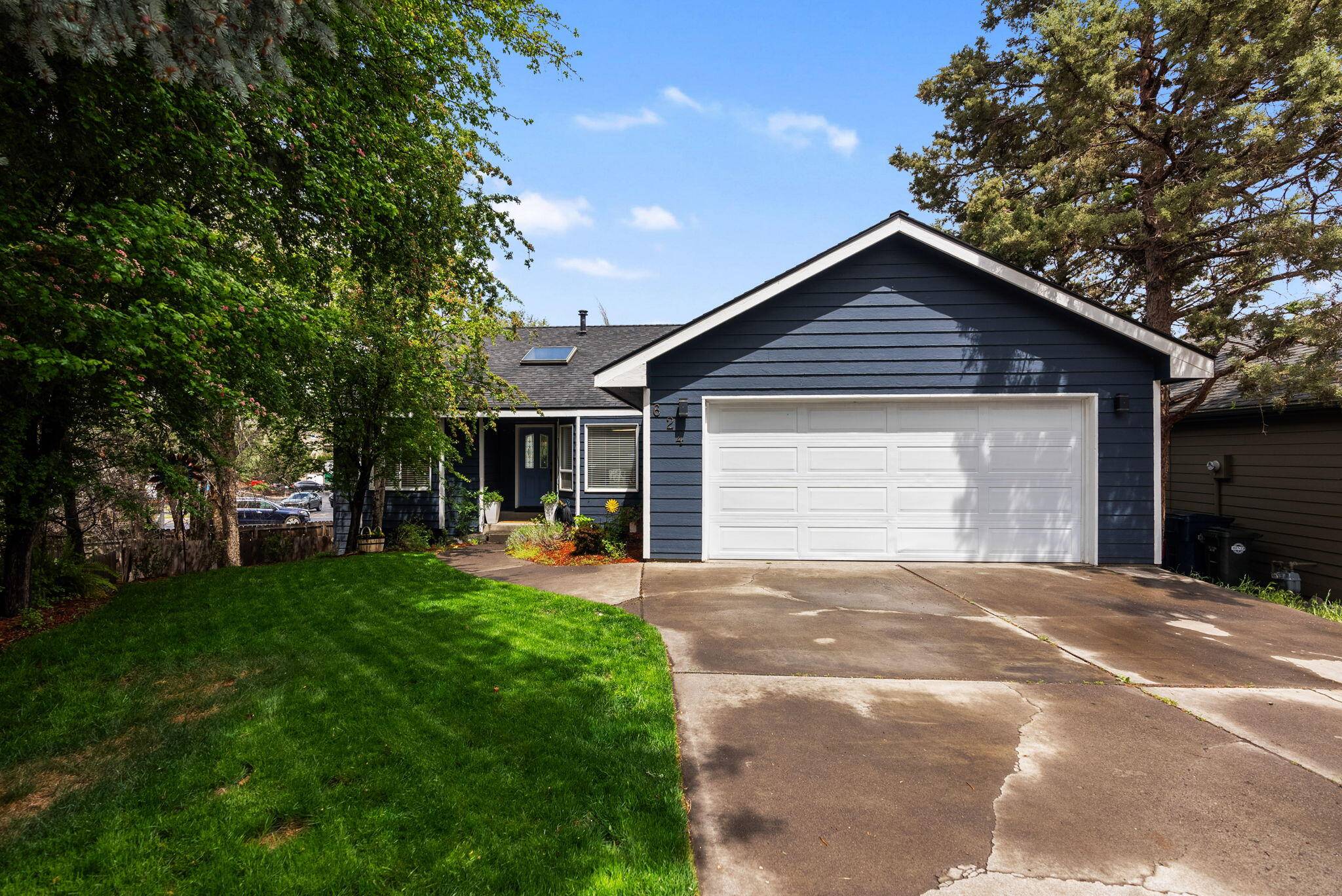 Bend, OR 97701,624 Tracker CT