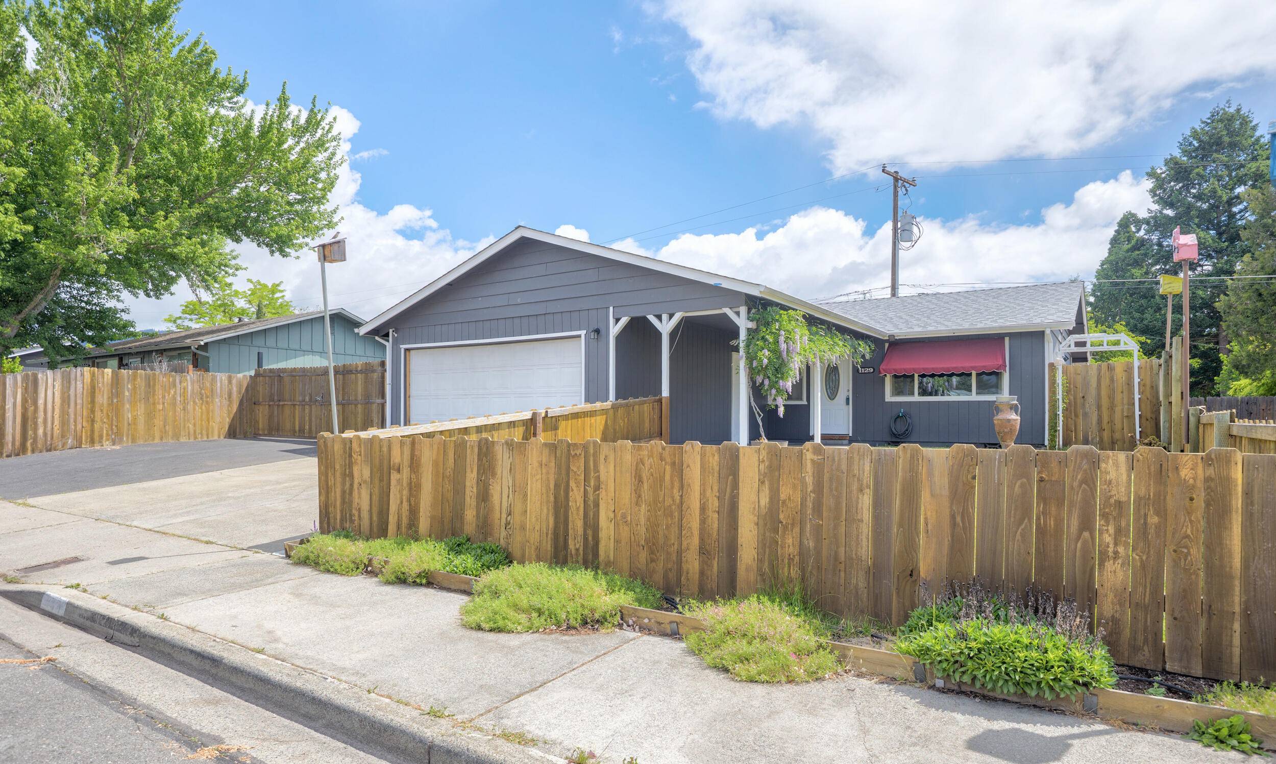 Grants Pass, OR 97526,1129 Ballinger DR