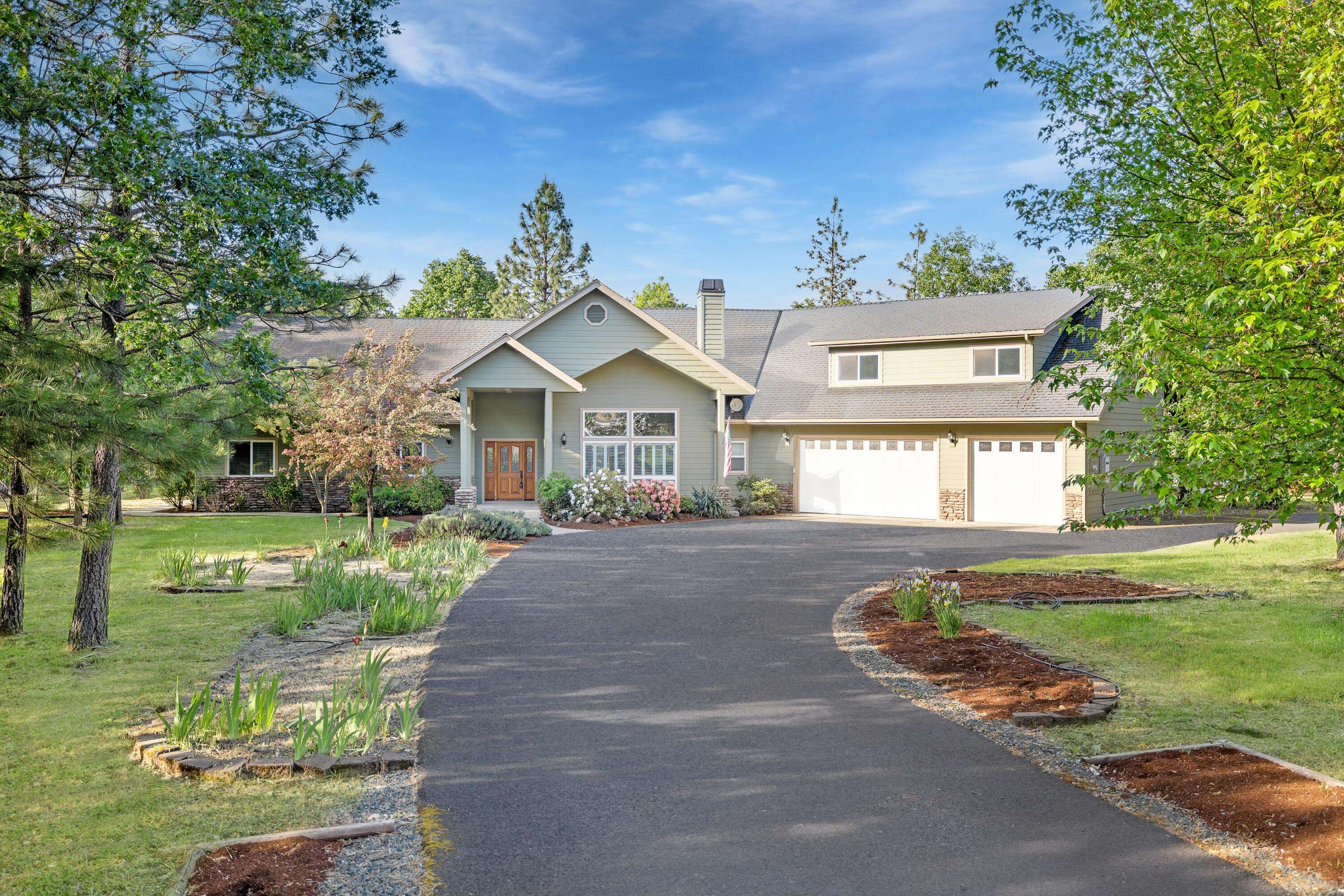 Grants Pass, OR 97526,419 Kaneeta LN