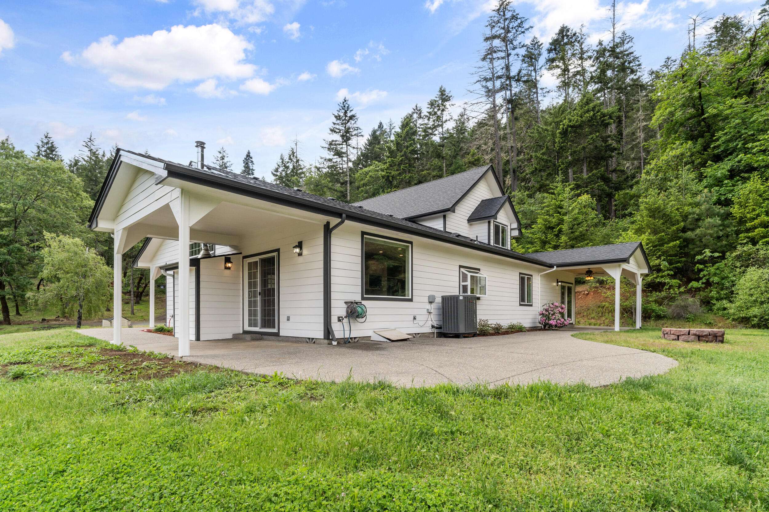 Grants Pass, OR 97527,1322 Greens Creek RD