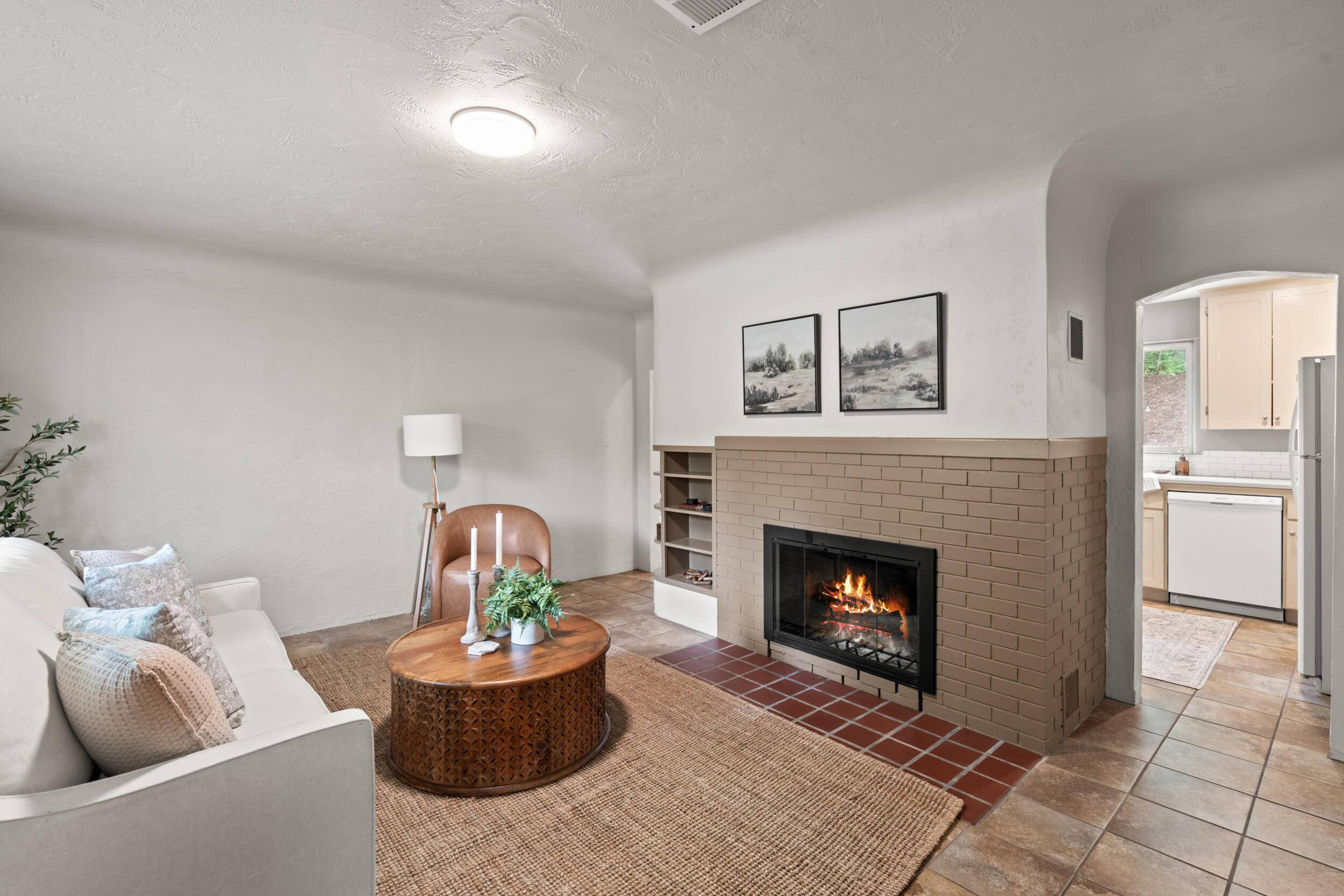 Jacksonville, OR 97530,880 3rd ST