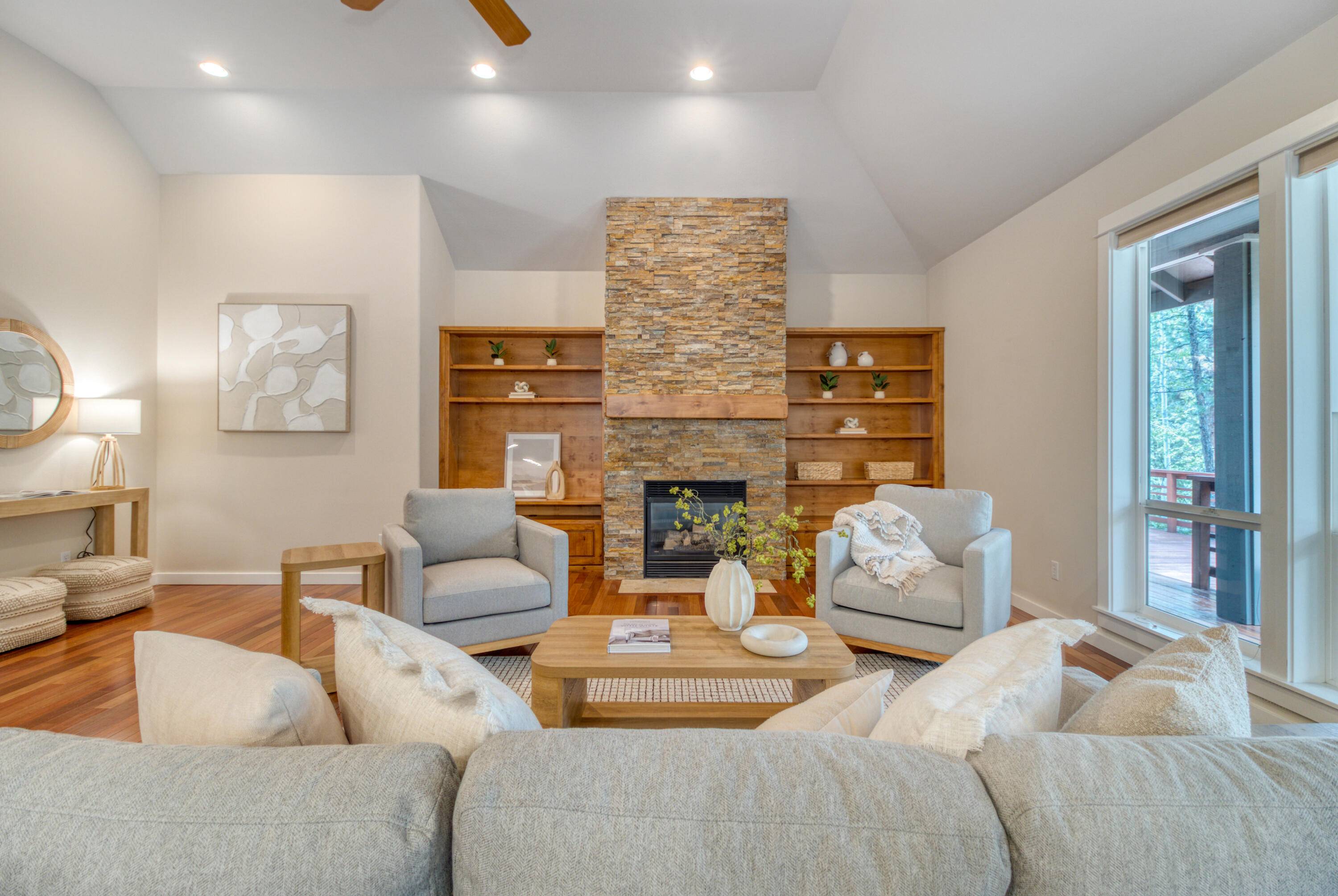 Bend, OR 97703,3290 Massey DR