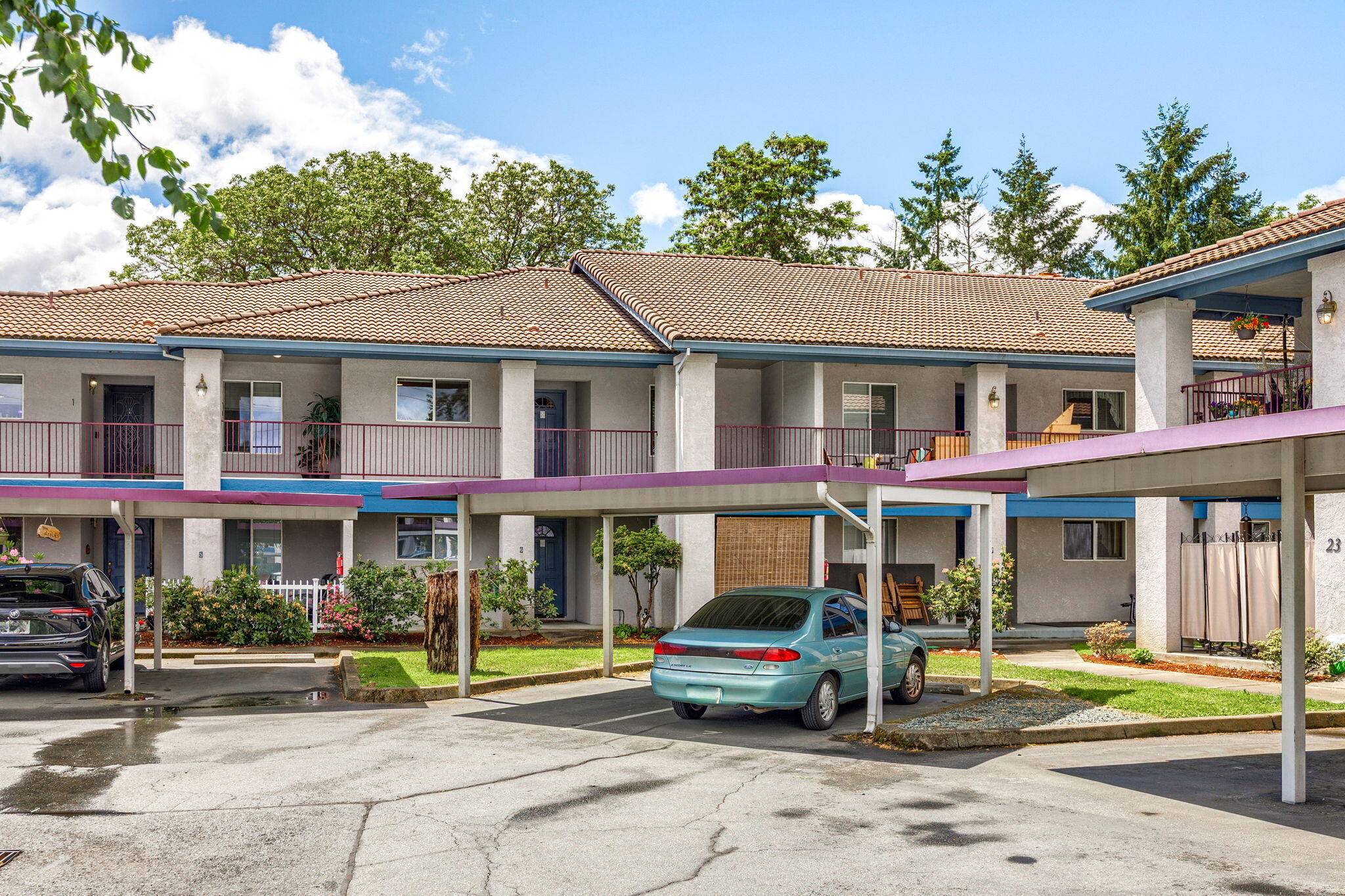 Rogue River, OR 97537,815 Pine ST ##2