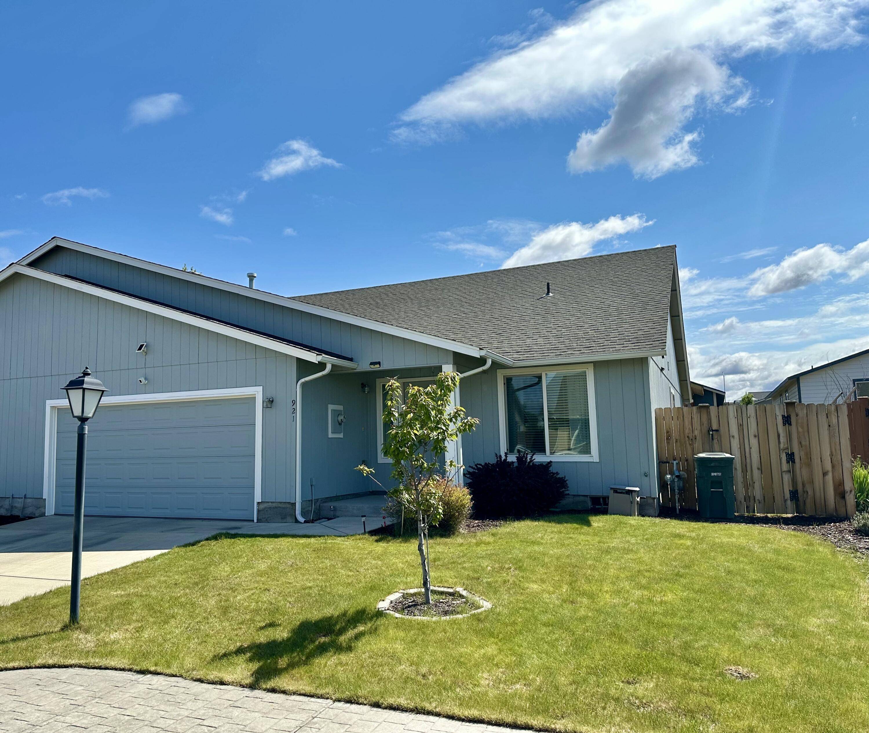 Madras, OR 97741,921 Kierra PL