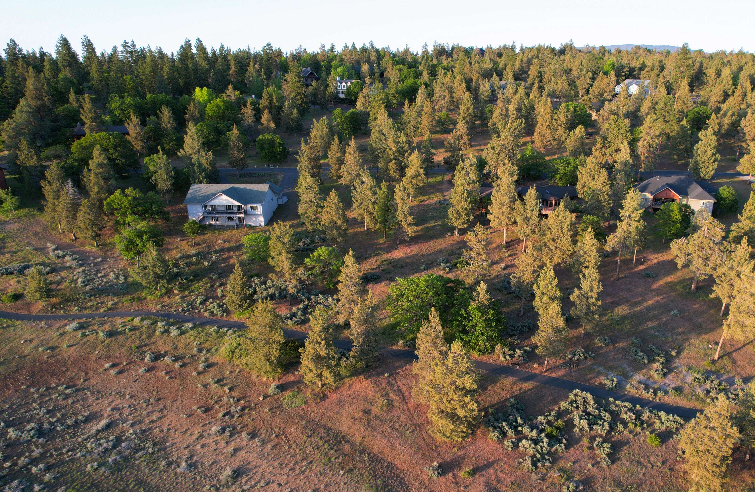 Klamath Falls, OR 97601,569 Kestrel RD