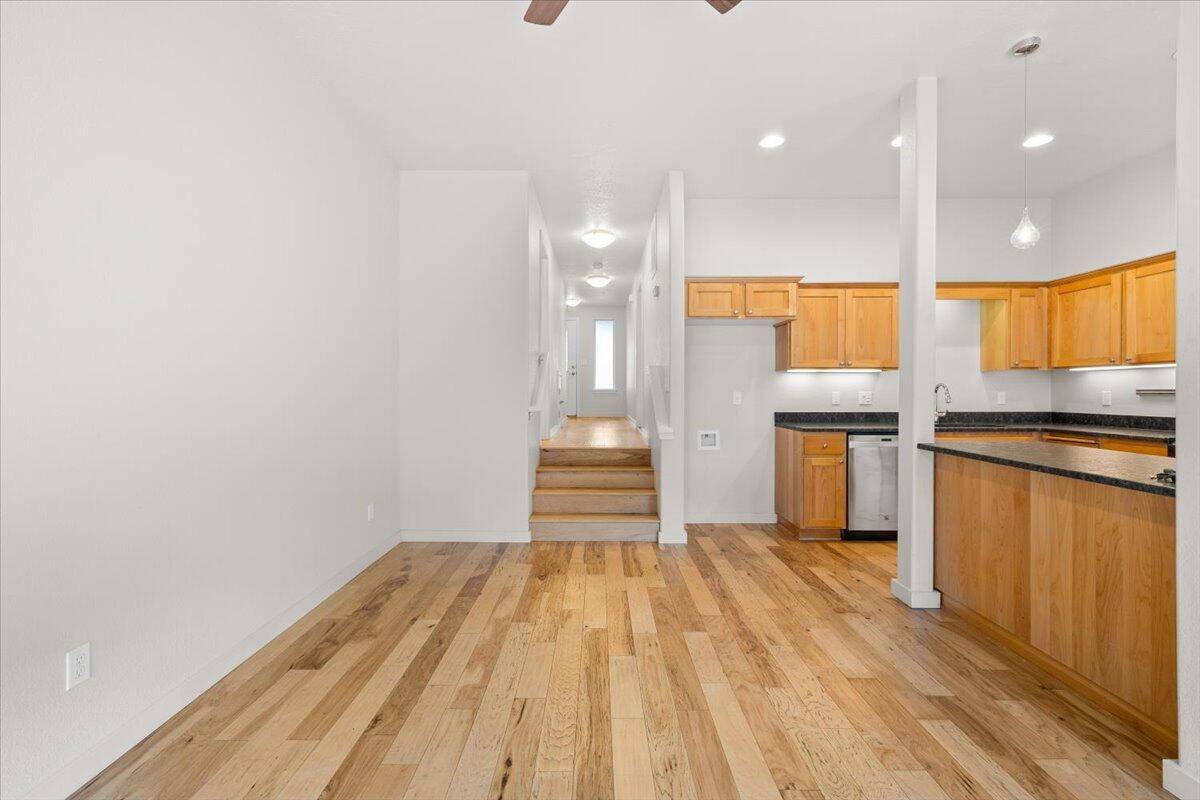 Medford, OR 97504,237 Dunthorpe DR