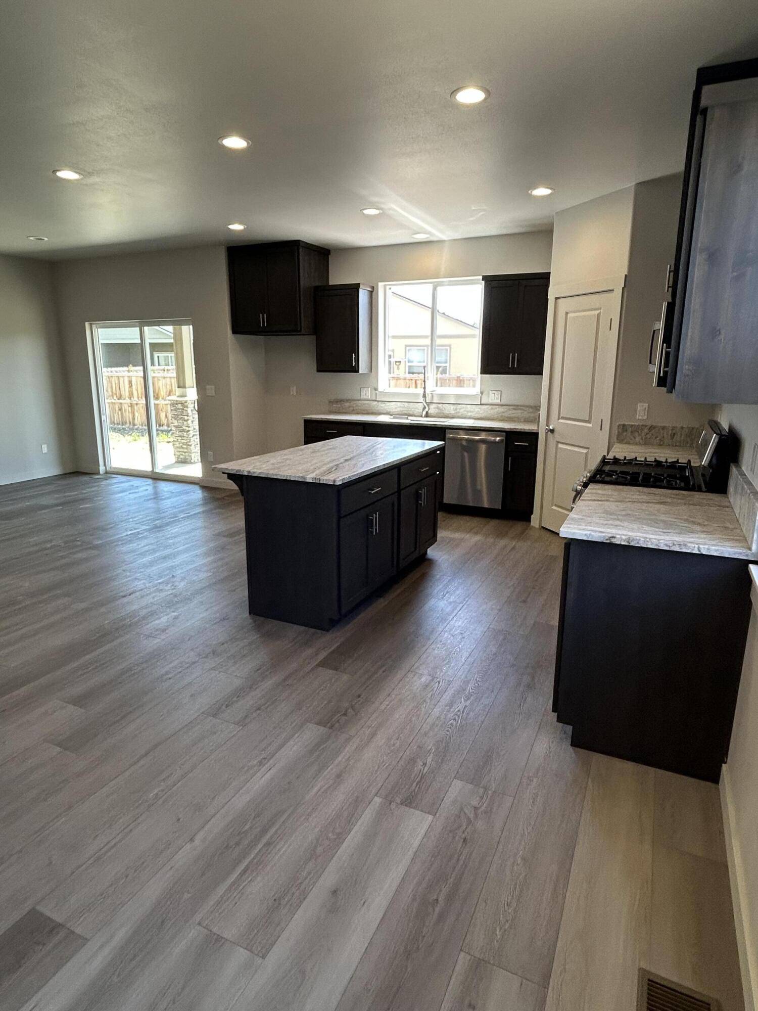 Redmond, OR 97756,3200 Dogwood AVE