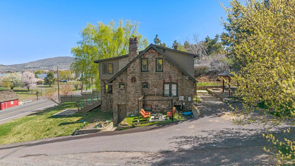 Klamath Falls, OR 97601,791 Lakeshore DR