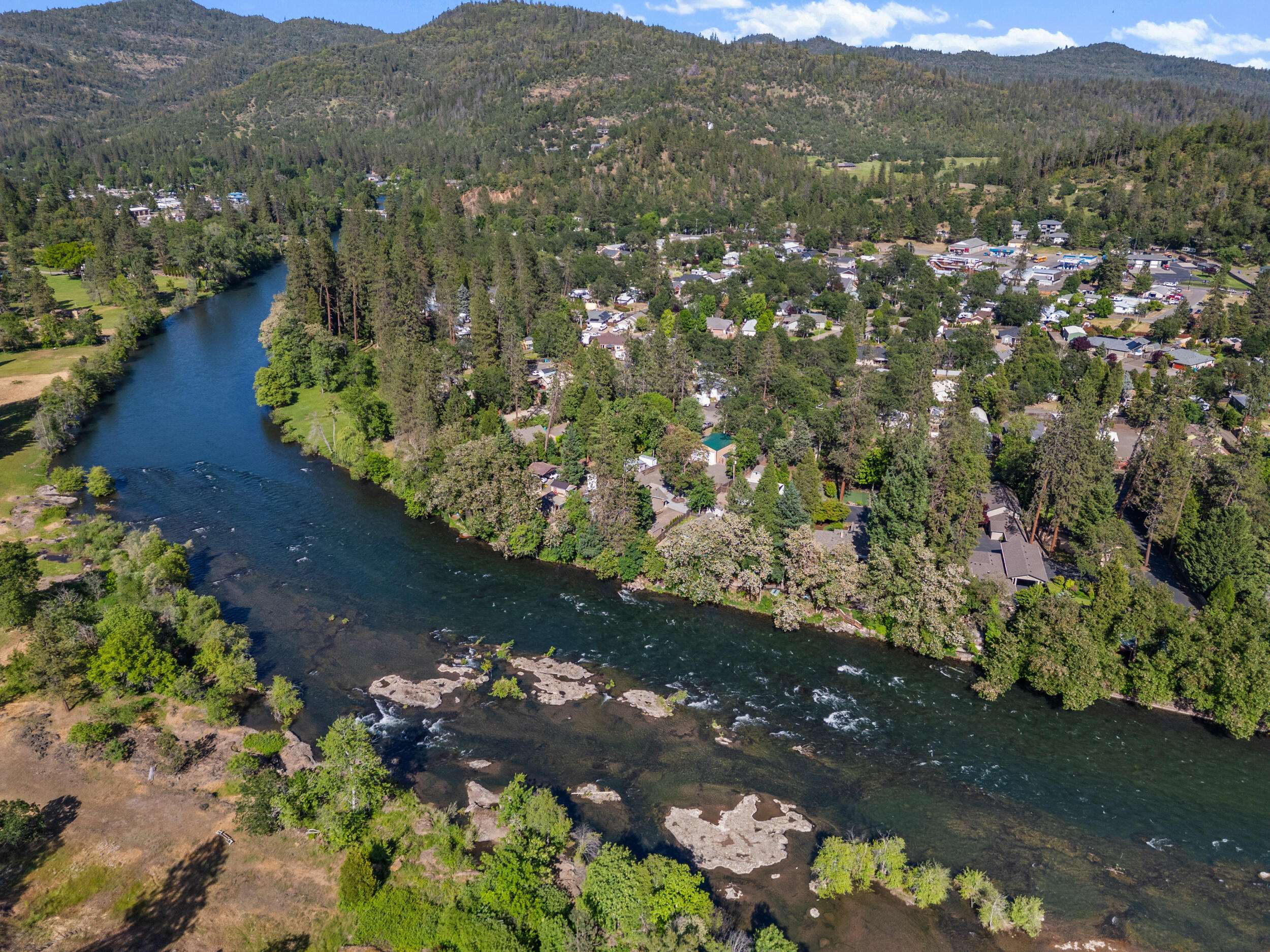 Shady Cove, OR 97539,410 Park DR