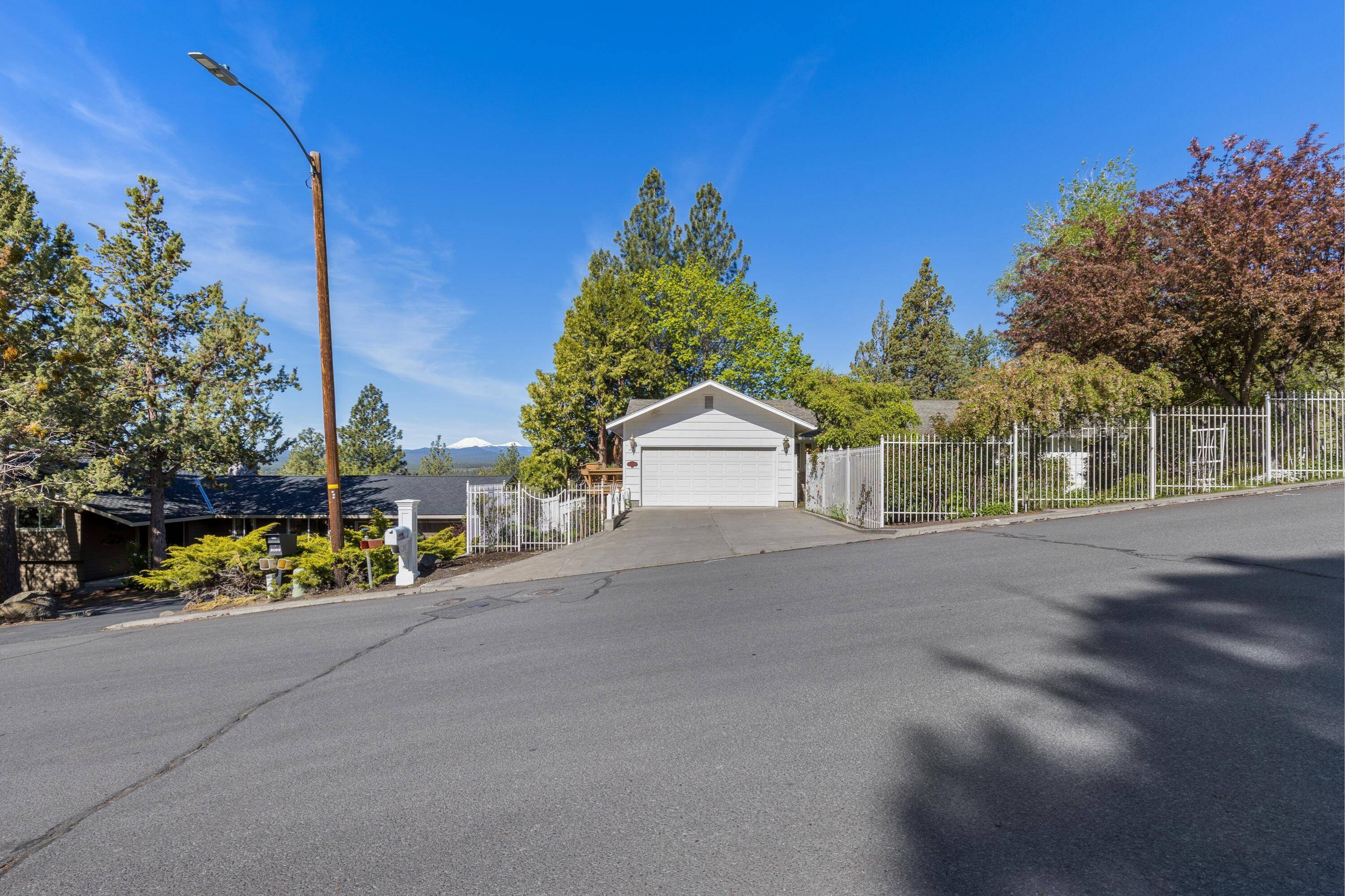 Bend, OR 97703,2101 Cascade View DR