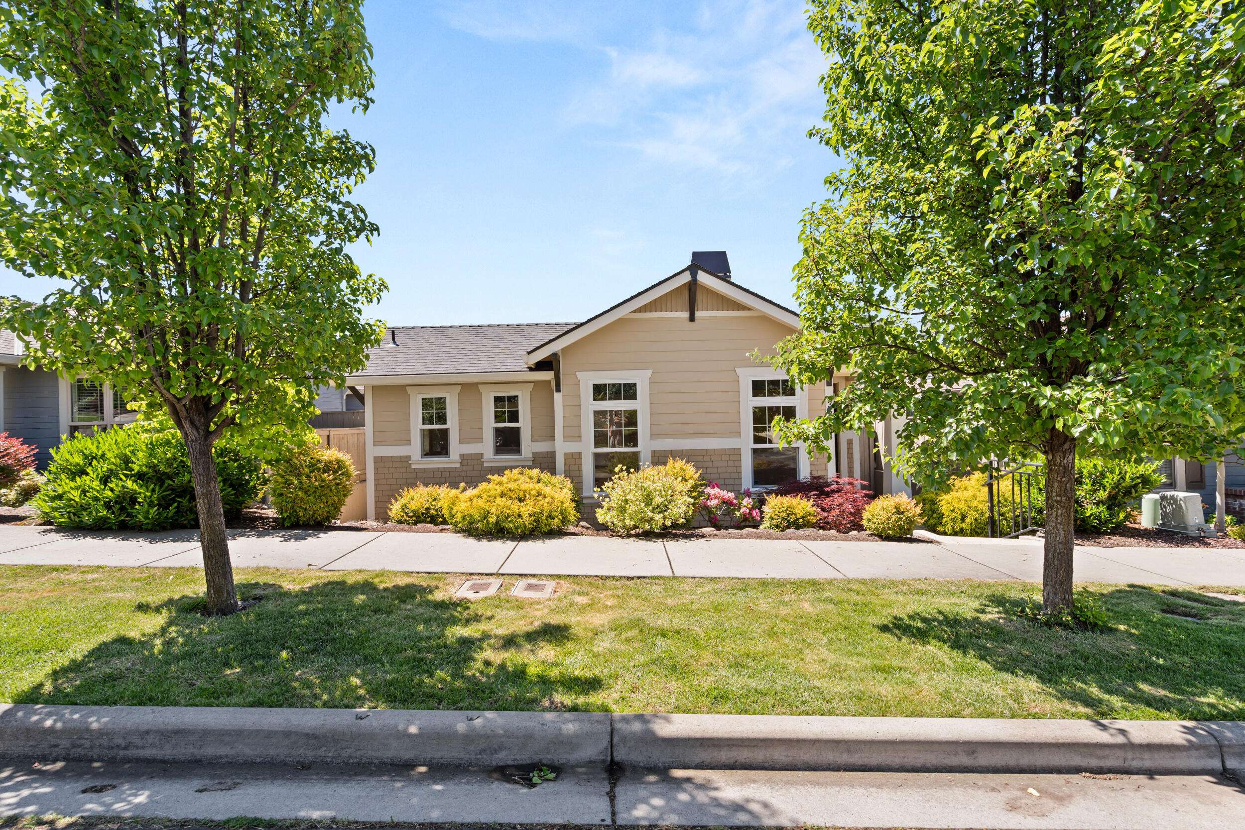 Medford, OR 97504,3844 Calle Vista DR