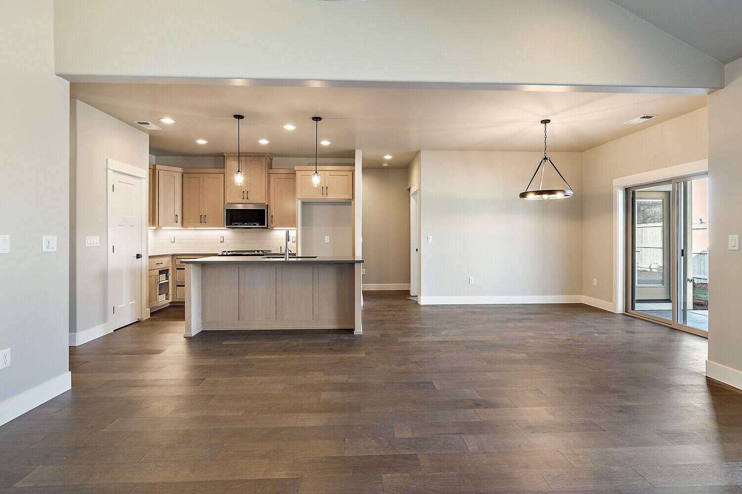 Medford, OR 97504,3911 Arizona DR